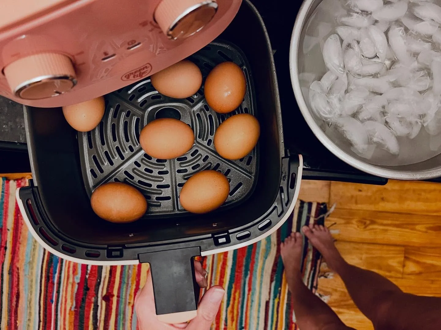 #todaysmealprep&mdash;
7 medium-"boiled" eggs in the air-fryer.
11 minutes @ 275&deg;
followed by an icebath.
#theincredibleedibleegg #eggsareperfectfuel #rockyourtemple #eatforoptimalperformance #eatforbrainhealth #eatforhealth #carnivore 