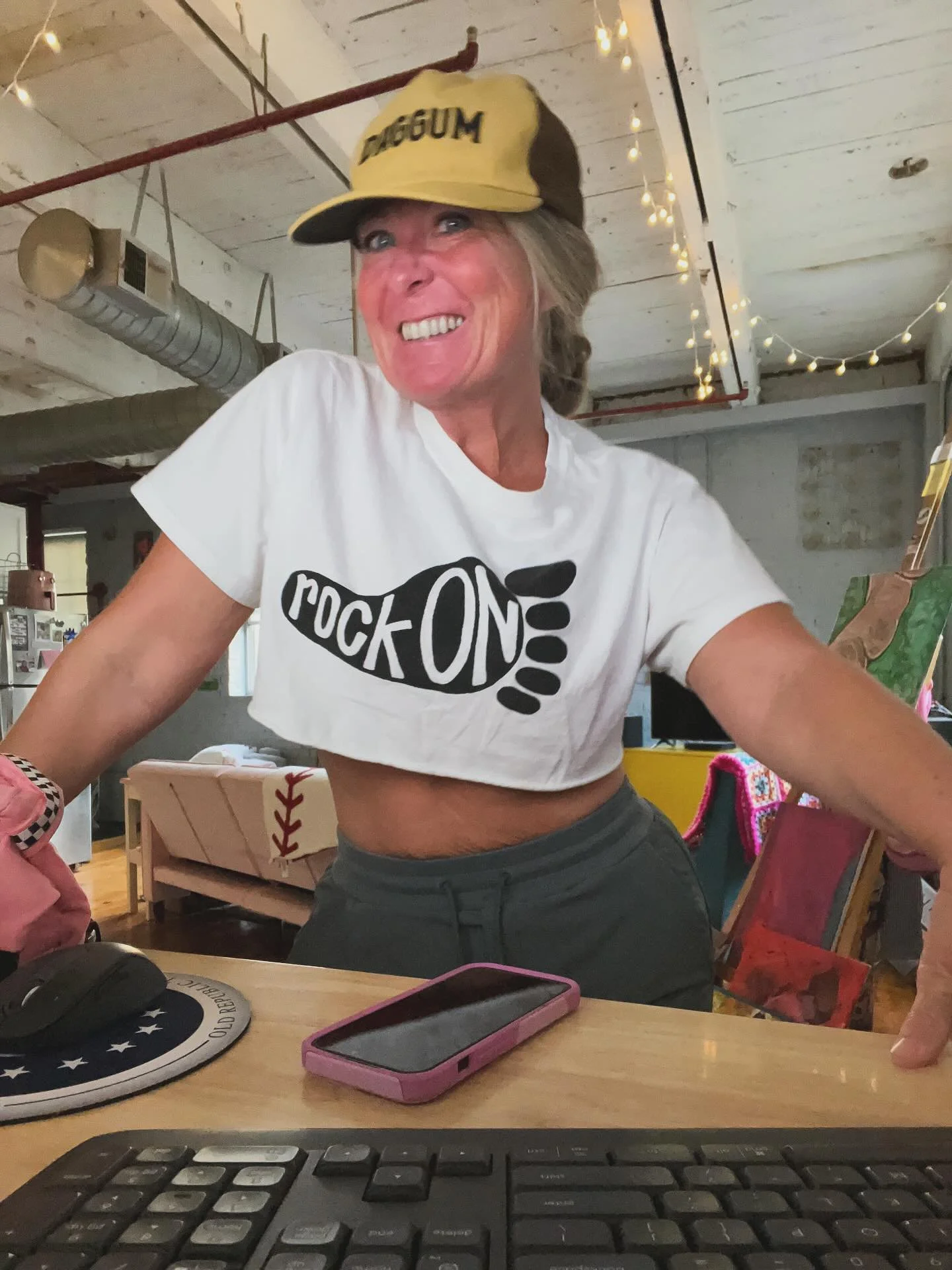 represent.&hearts;
#rockonbarefoot #daggum #congressmantimburchett #puthimonyourradar #onlyguyilllistentoindc #friday #fridayvibes #smileyoureamazing #havethebestdayever #loveyoumeanit #ifeelsomeartcomingon #thingsarefallingintoplace #trusttheprocess