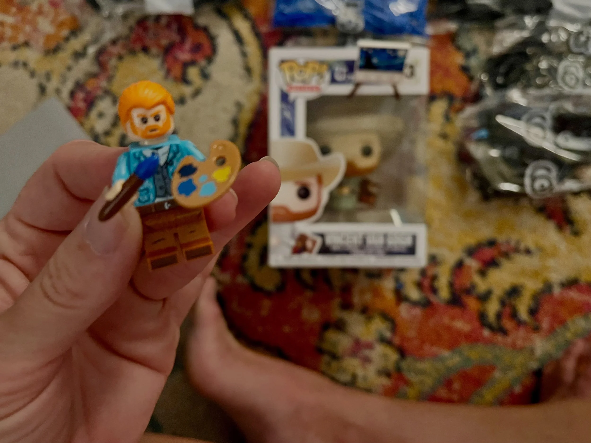 parenting protip:
raise you some kids who will buy you toys
for Christmas after they grow-up
+ move away from Home.
.
Yoya&rsquo;s popfigures + Jakey&rsquo;s legoset
are among my sweetest Treasures.
now to actually assemble the set.
lol.&hearts;
#vin