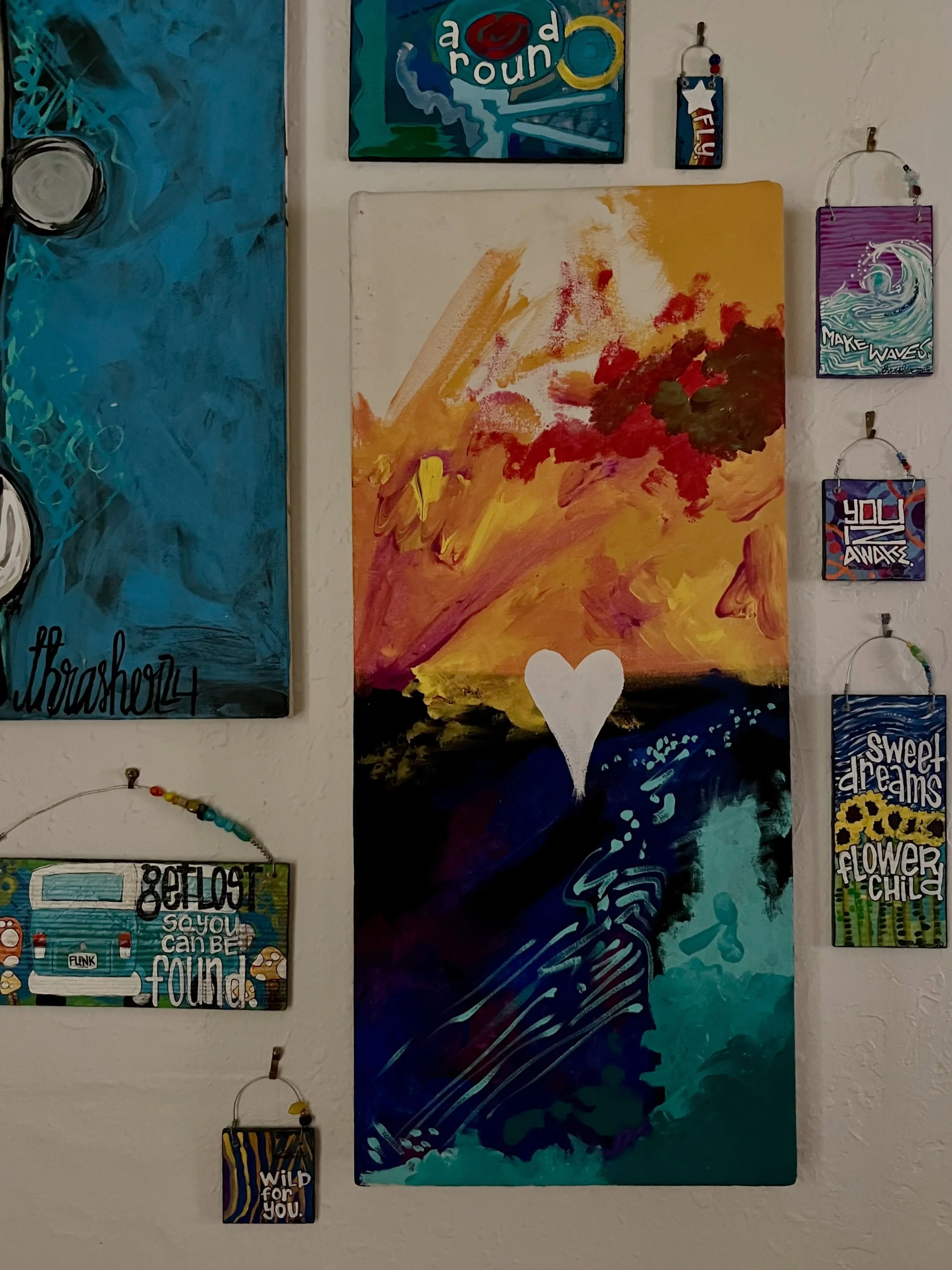 designing an event palette
around this shot.
cmon.&hearts;
#iliveart #itsallart #rockonbarefoot #artist #anniethrasherartist