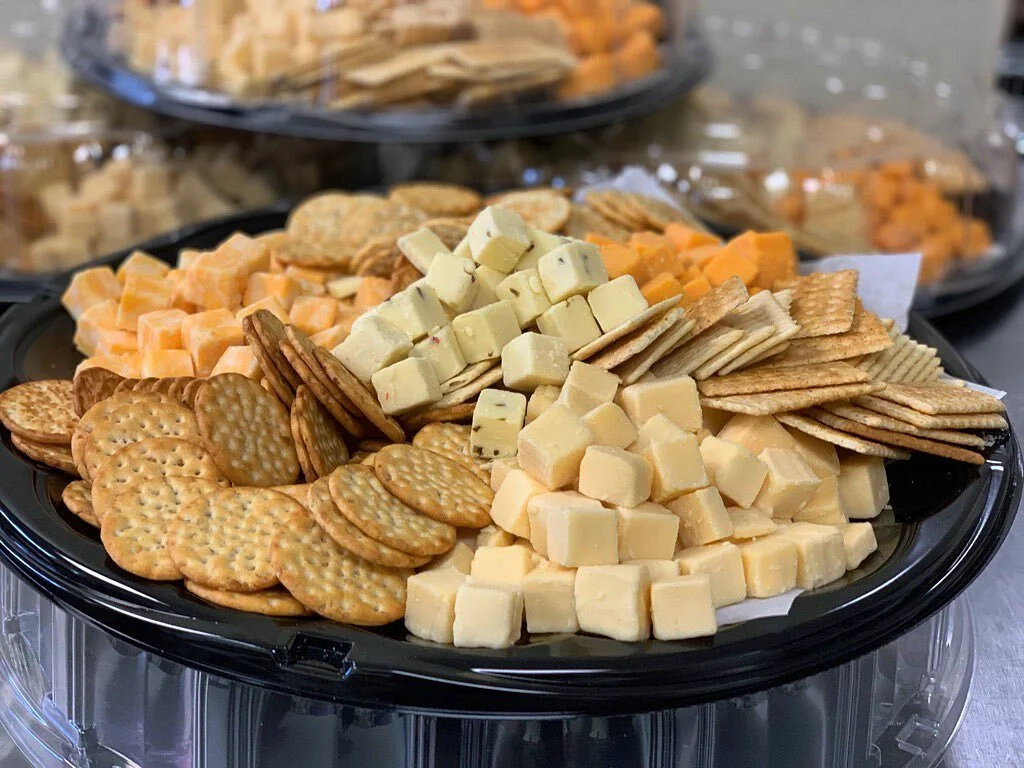 The perfect afternoon snack or appetizer, our delicious Cheese + Crackers tray!!! 🧀