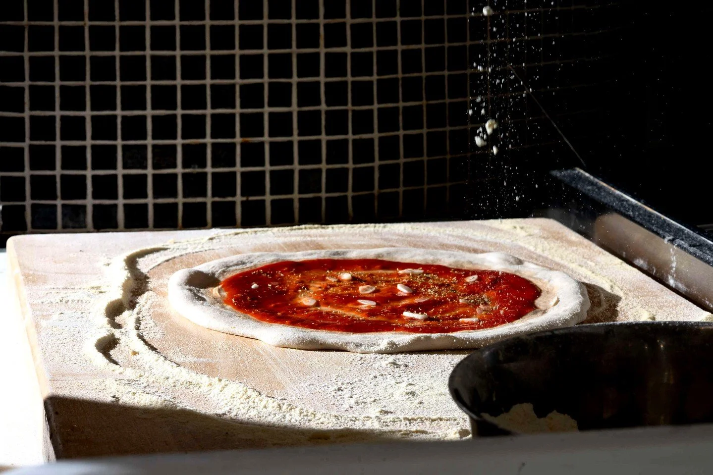 🍕✨ Monday just got a whole lot tastier! 

Dive into deliciousness with ANY PIZZA for just $15! 🎉 
Whether you're craving classic pepperoni or a buffalo chicken pie, we've got the perfect slice waiting for you.

 🍕❤️ 

#PizzaParty #MondayMood #Pizz