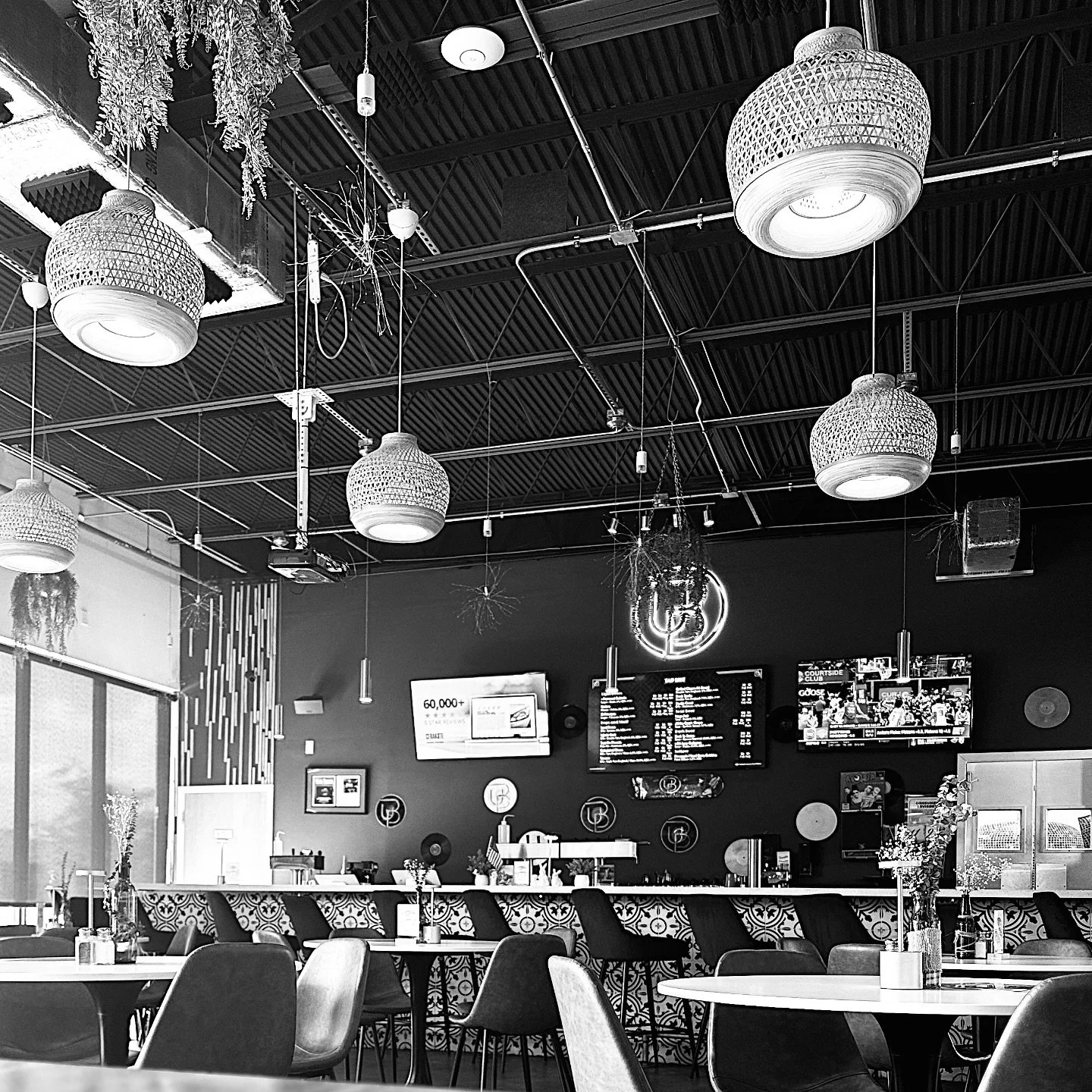 POV : BOGO Tuesday 

There&rsquo;s no better way to spend your Tuesday night than relaxing with some chill tunes, bogo beer and wood fire wings. 🍻🍽️

We got the vibes, all were missing is you!

🍻