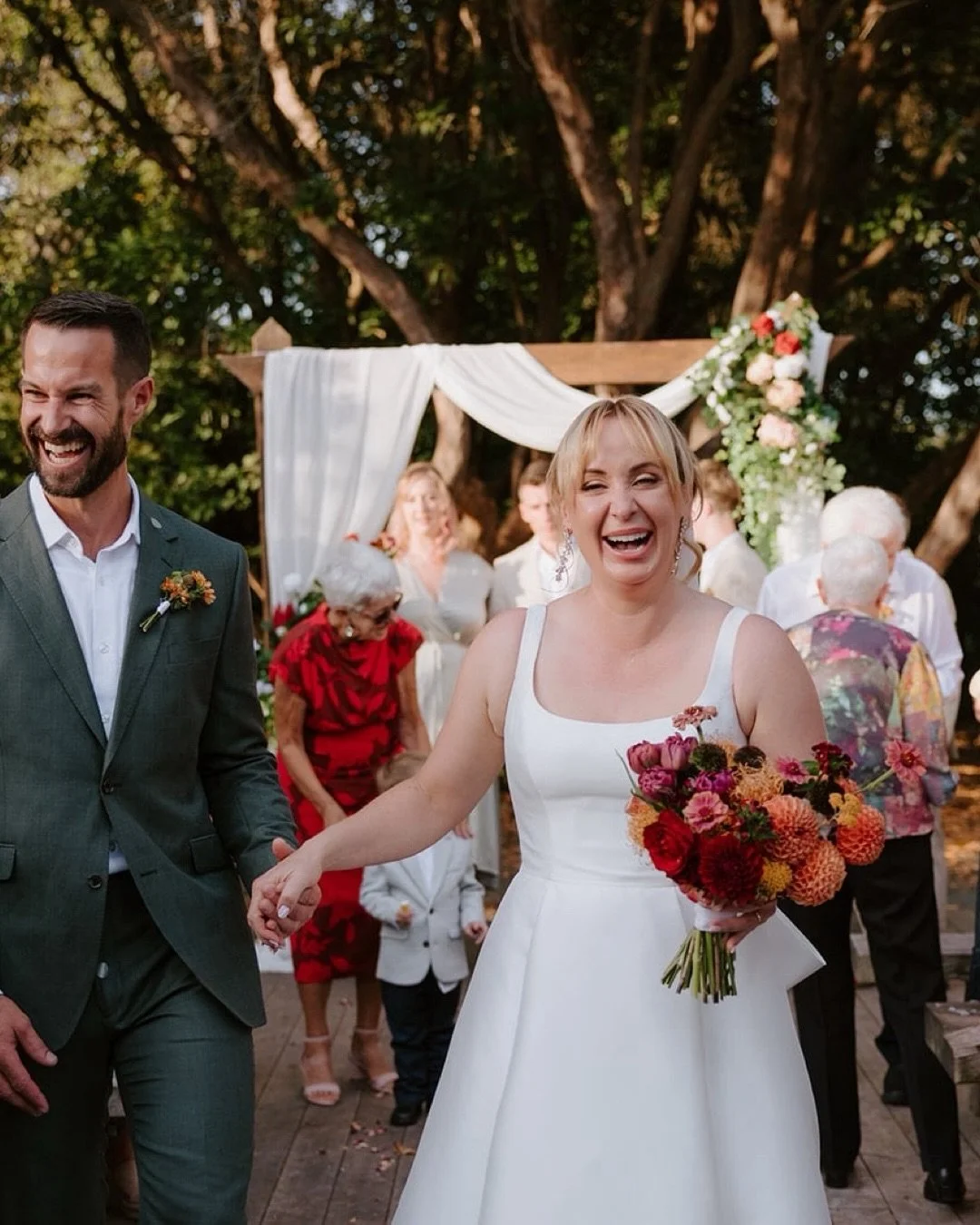 Allan &amp; Michelle ✨

I loved every minute celebrating with these two, Autumn tones, good company and a whole lot of love. 

Celebrant @oakley.ceremoniesandevents 
Venue @toadhallmotueka 
Hair @hairenvynelson 
MUA @aphrodite_beauty_boutique 
Floral