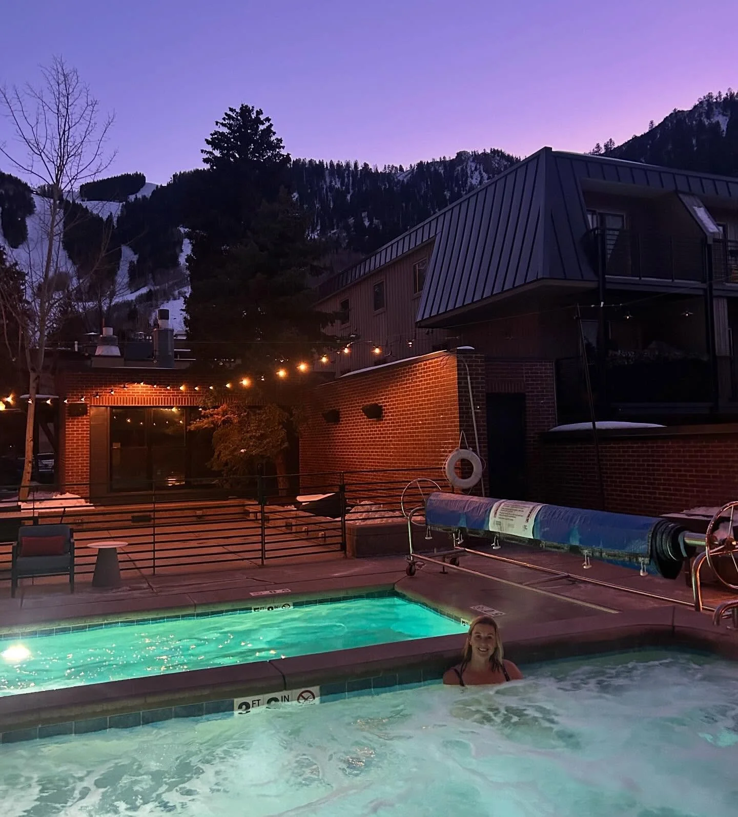 The Alpenglow at Aspen is unmatched ✨

#alpenglow #aspen #aspensnowmass #limelighthotels #skitravel #skitrip