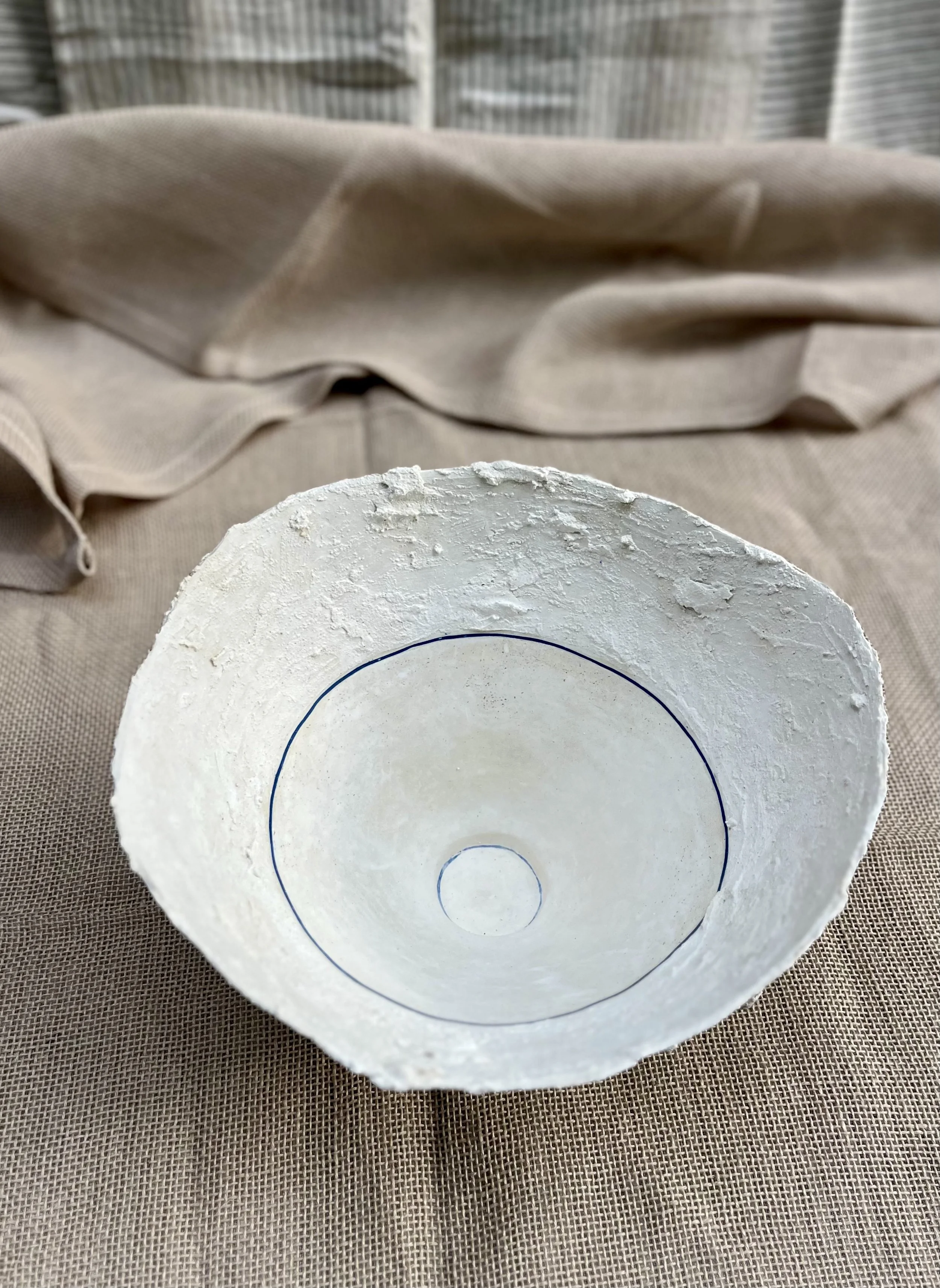 LEPIC053- White Texture Bowl with Blue Mishima-3.jpeg