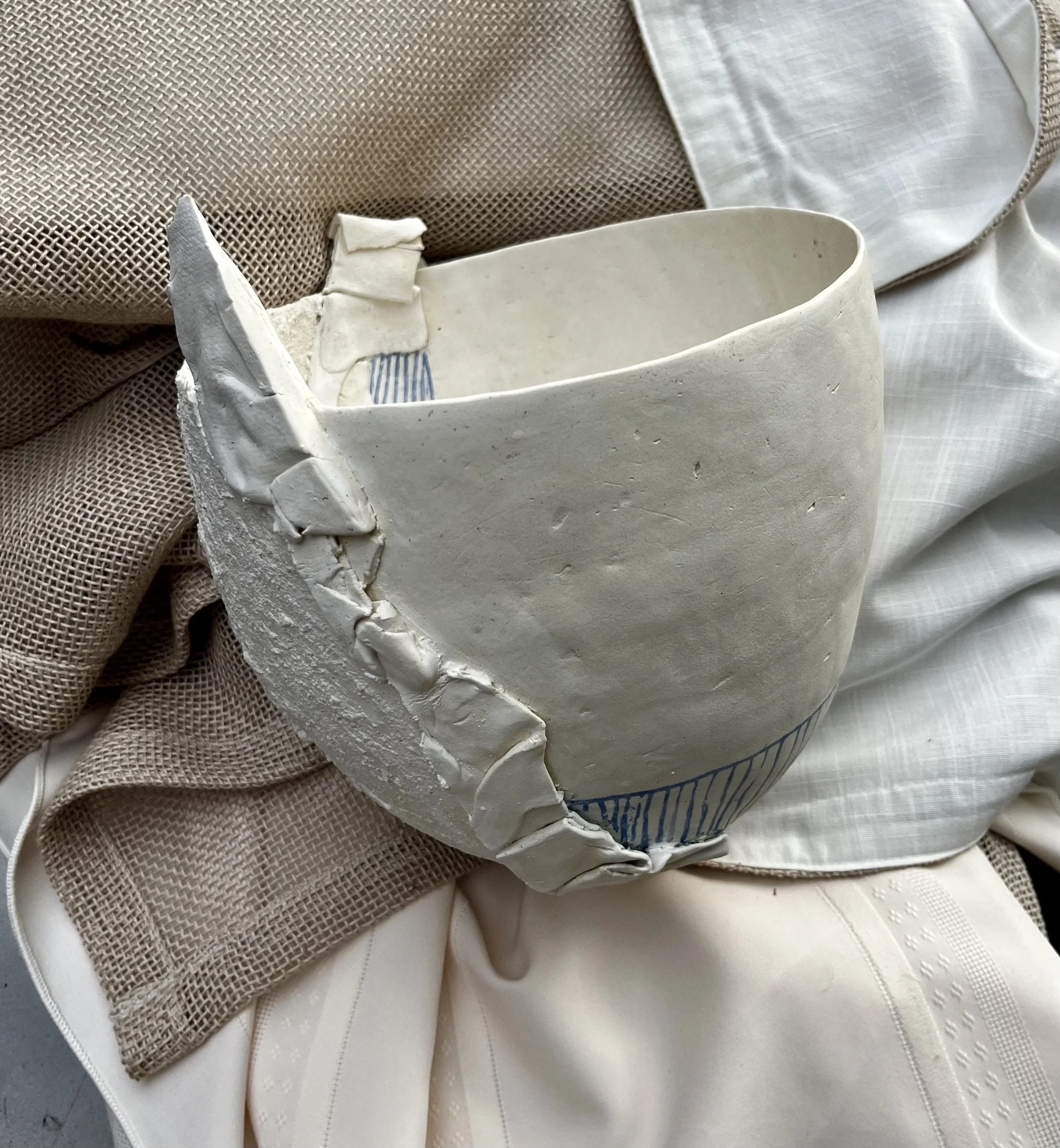 LEPIC060-WHITE FOLDED CLAY WITH BLUE MISHIMA BOWL I-8.jpeg