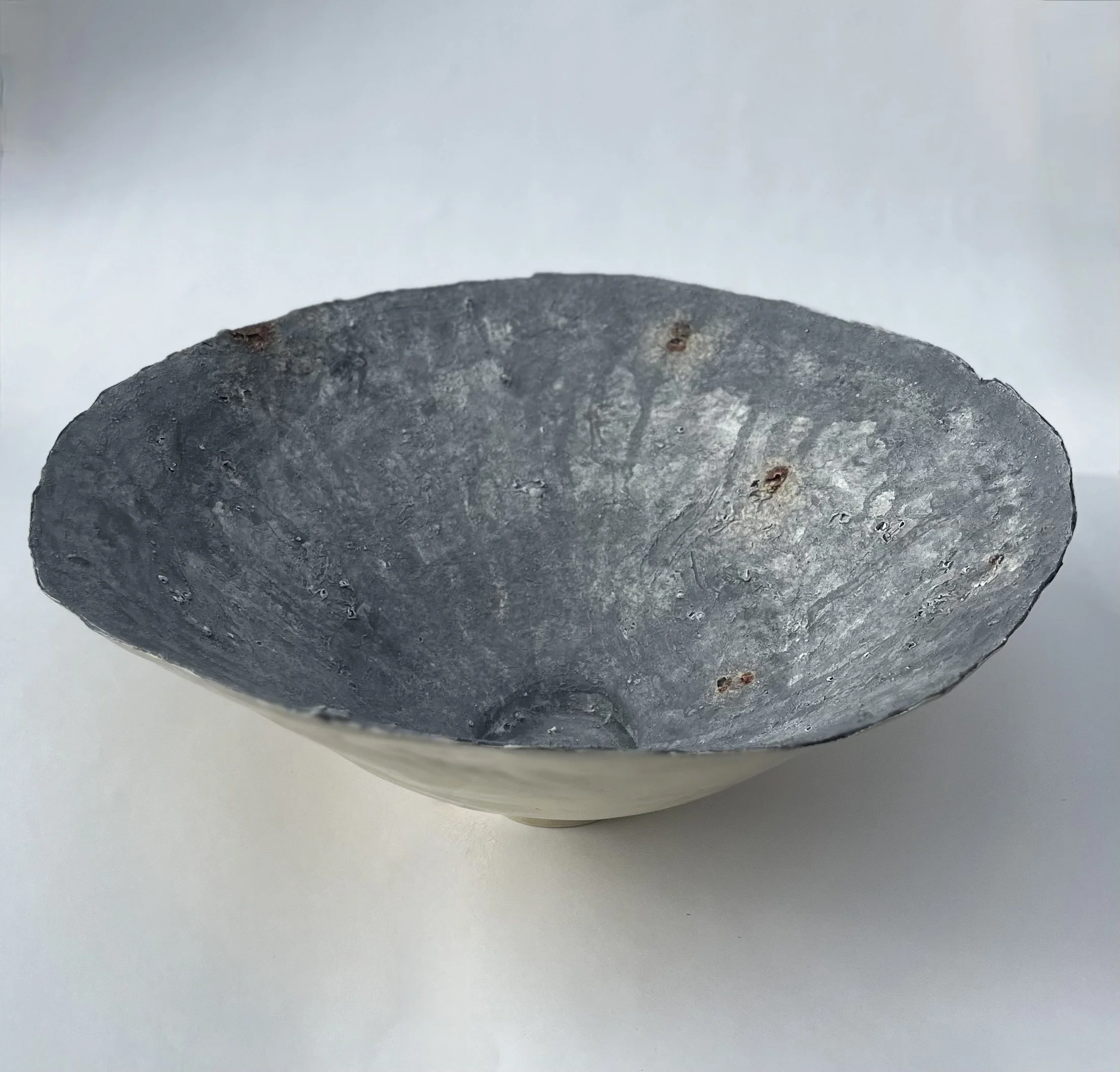 LEPIC051 Large Grey Texture Bowl-5.jpeg