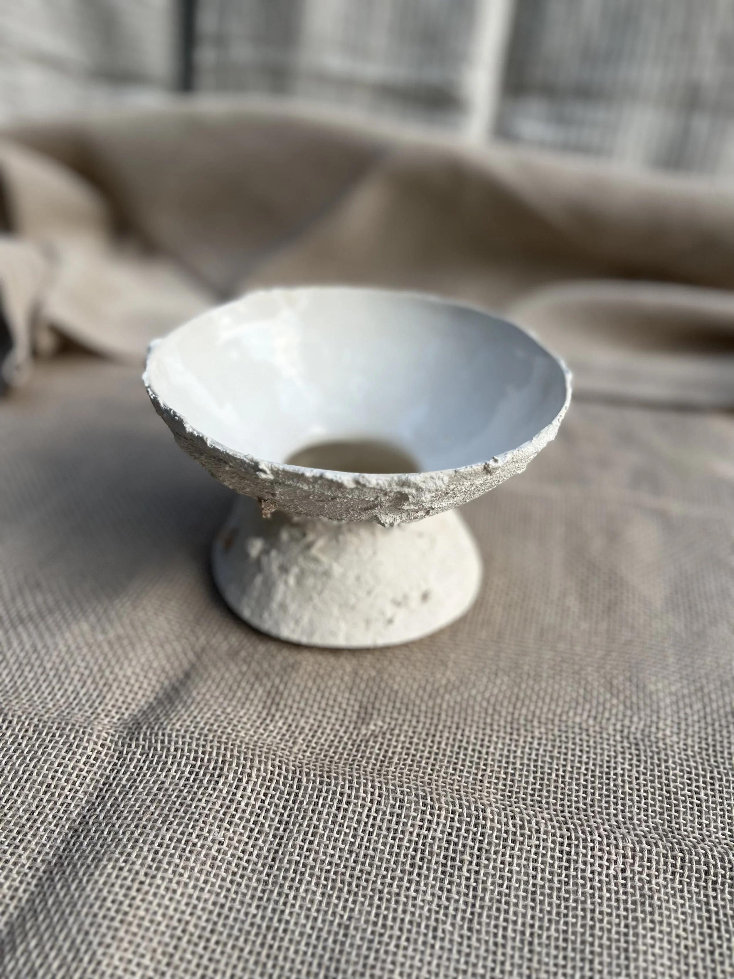 LEPIC068:69-White Missi Vase-Medium-5.jpeg