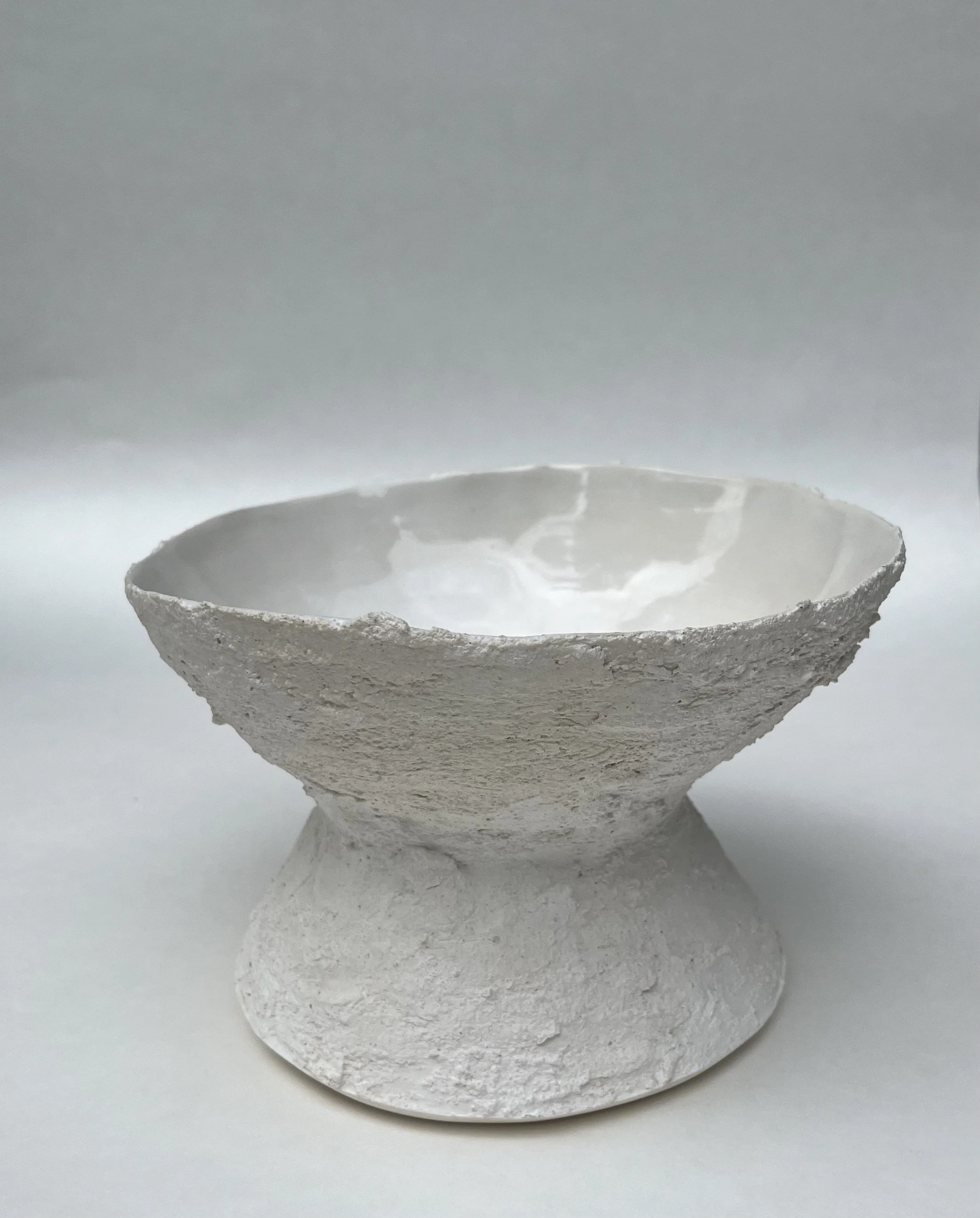 LEPIC068:69-White Missi Vase-Medium-1.jpeg