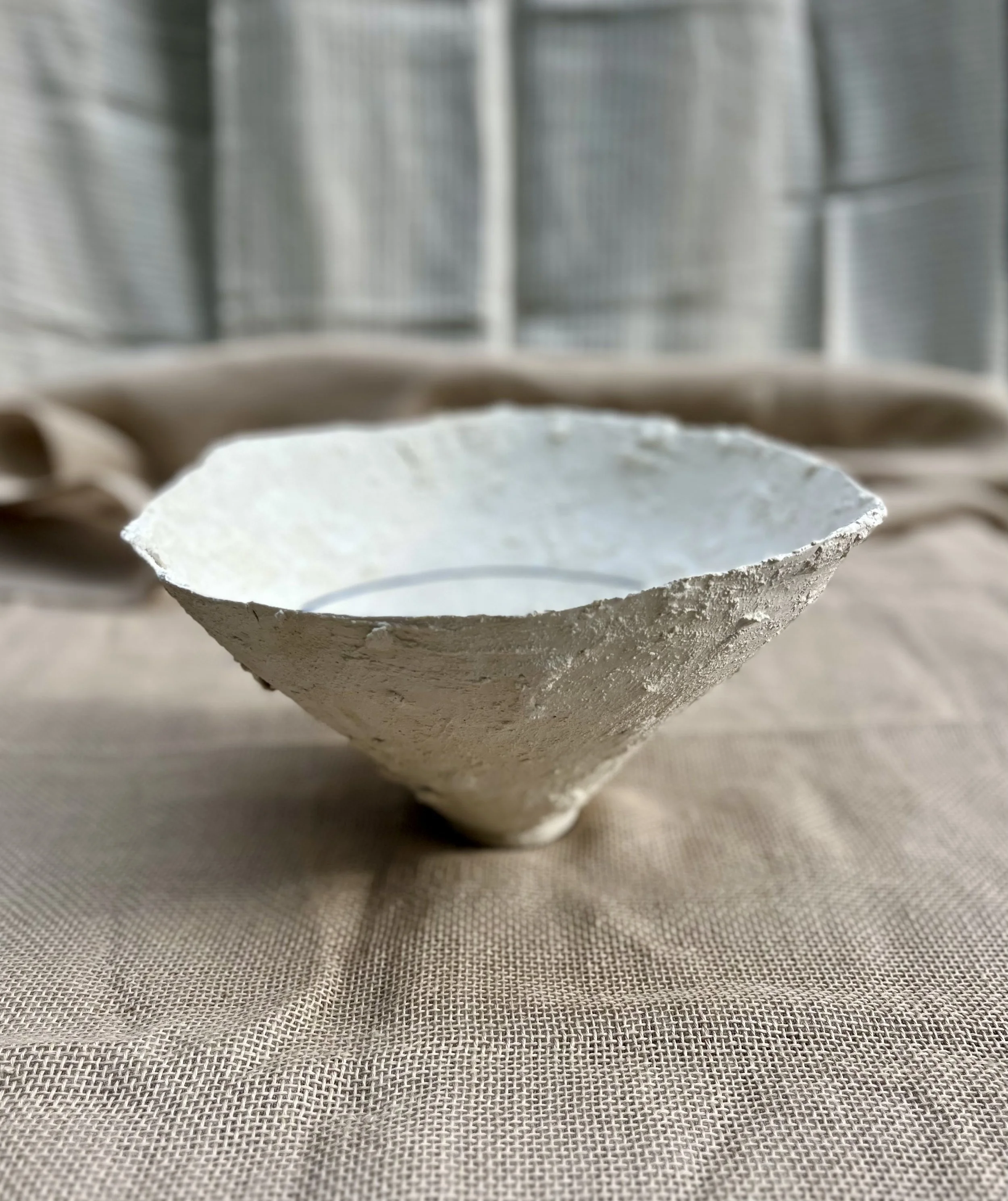 LEPIC053- White Texture Bowl with Blue Mishima-2.jpeg