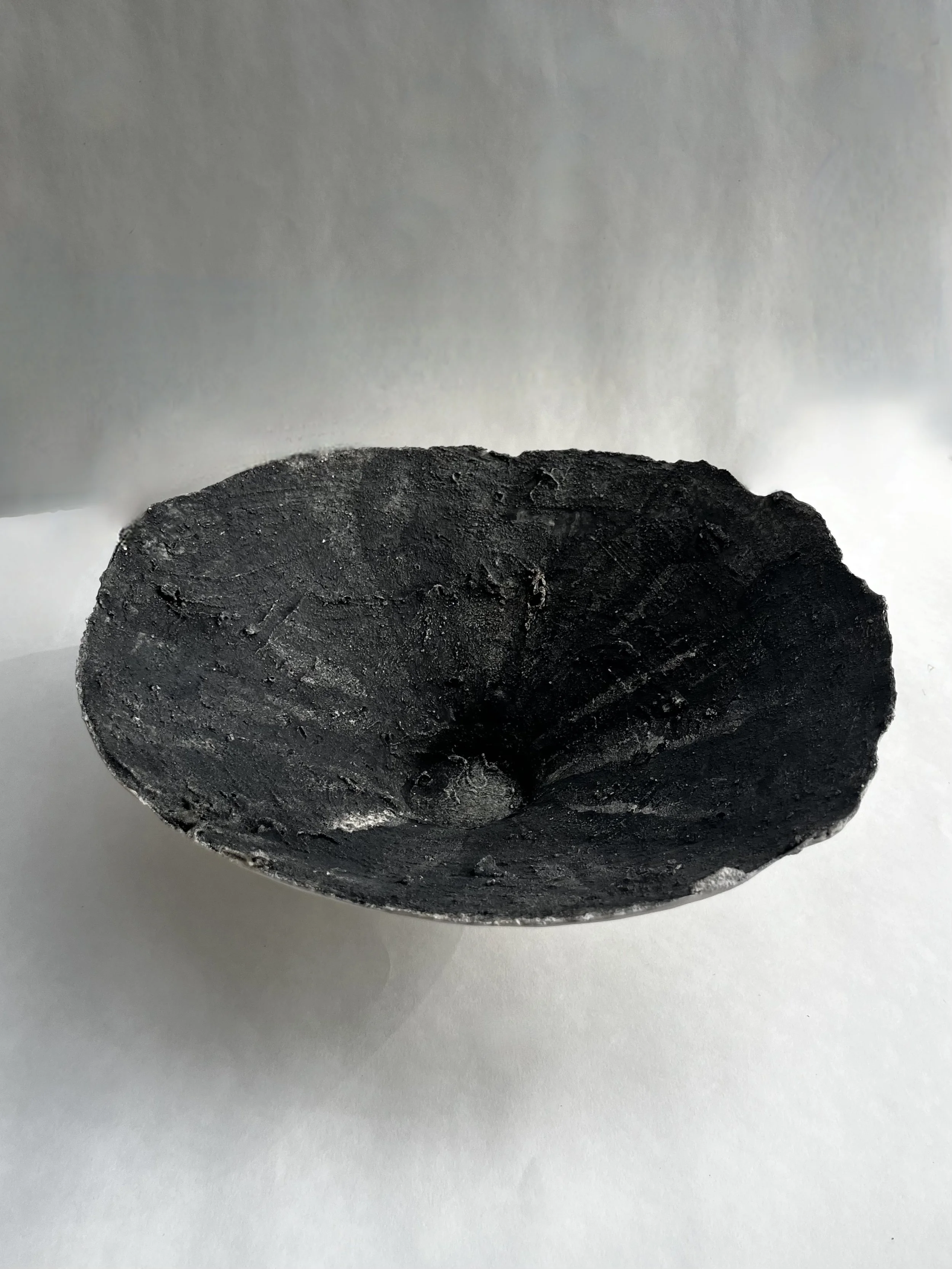 LEPIC047-Large Texture Black Bowl-3.jpeg