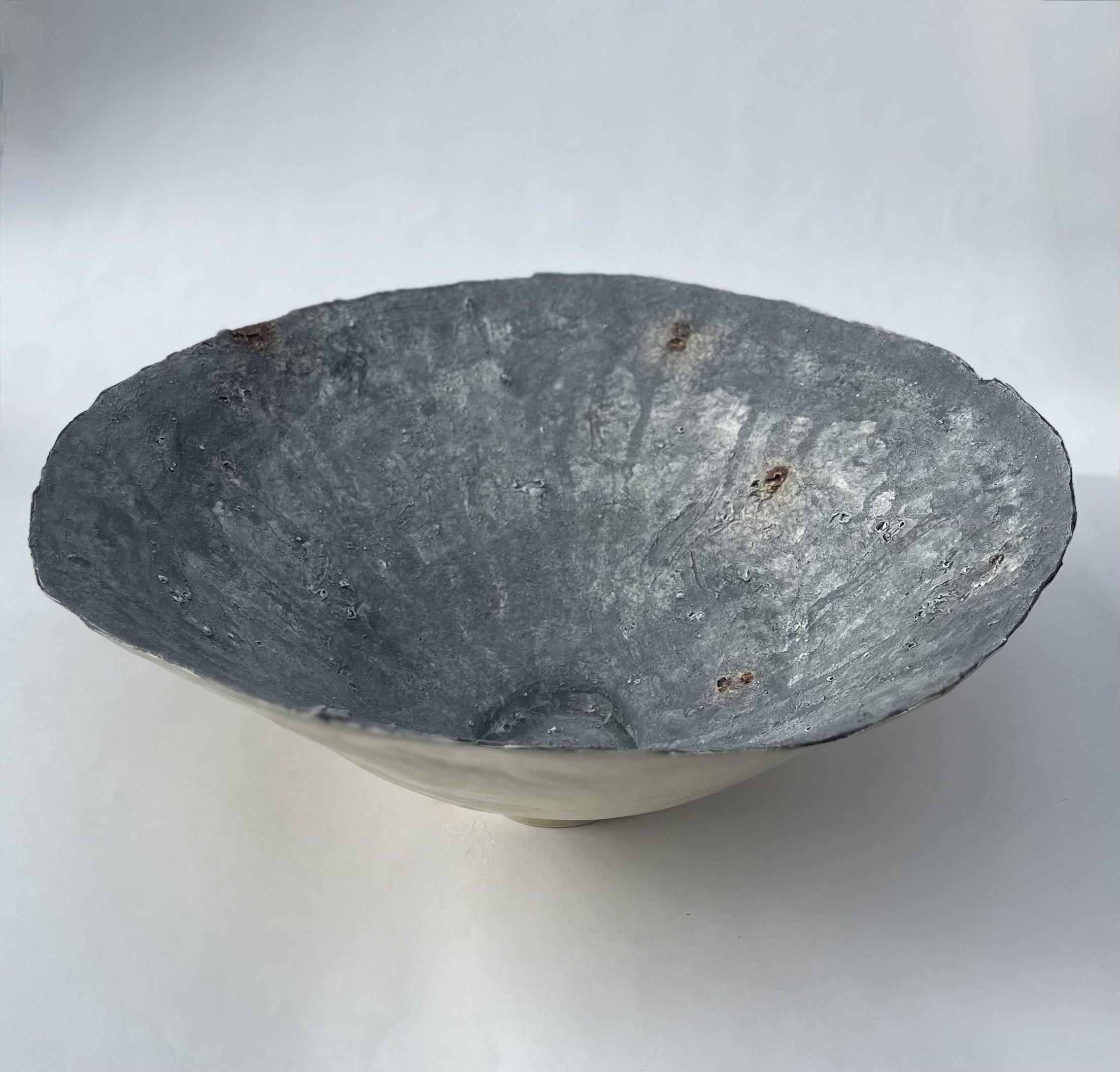 LEPIC051 Large Grey Texture Bowl-5.jpeg