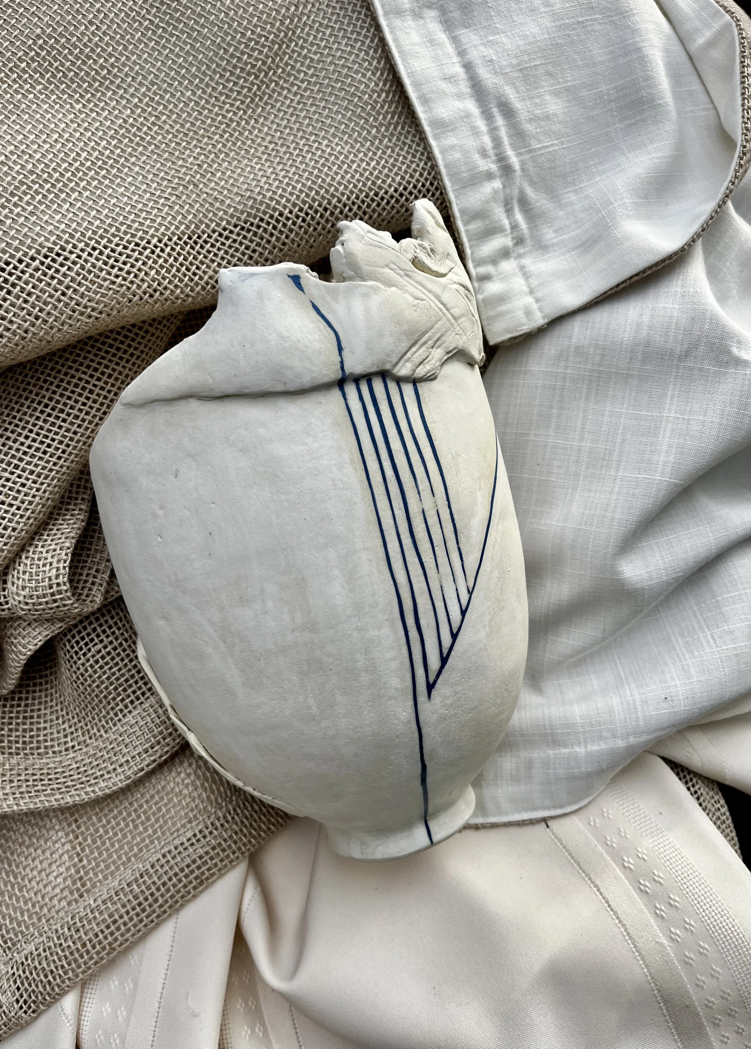 LEPIC062-WHITE FOLDED CLAY WITH BLUE MISHIMA-1BOWL-2.jpeg
