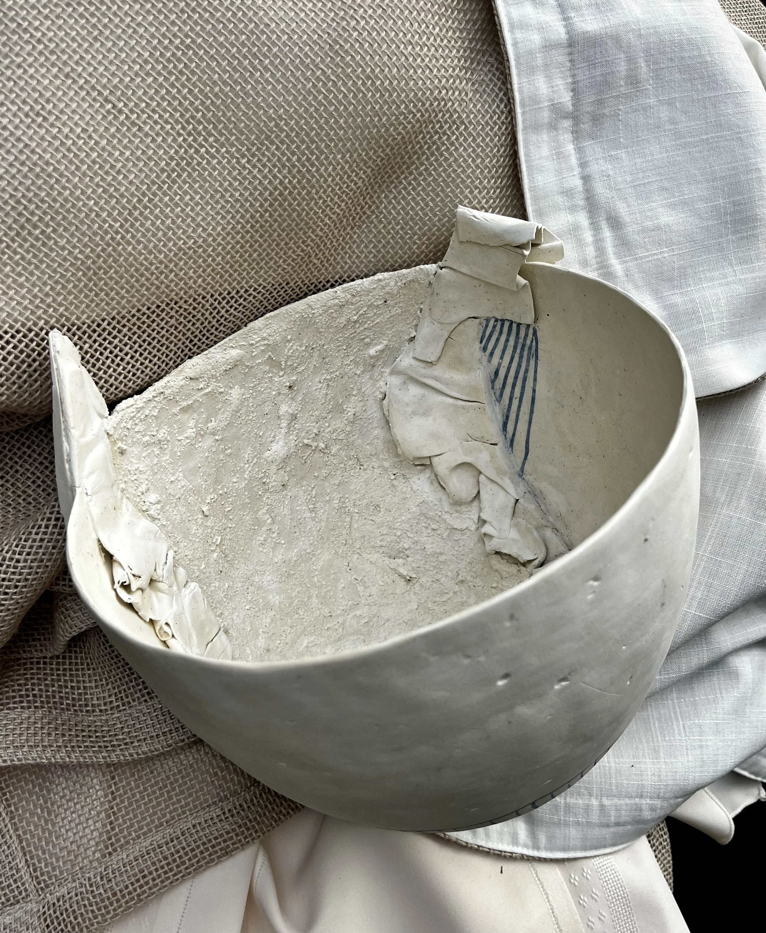 LEPIC060-WHITE FOLDED CLAY WITH BLUE MISHIMA BOWL I-7.jpeg