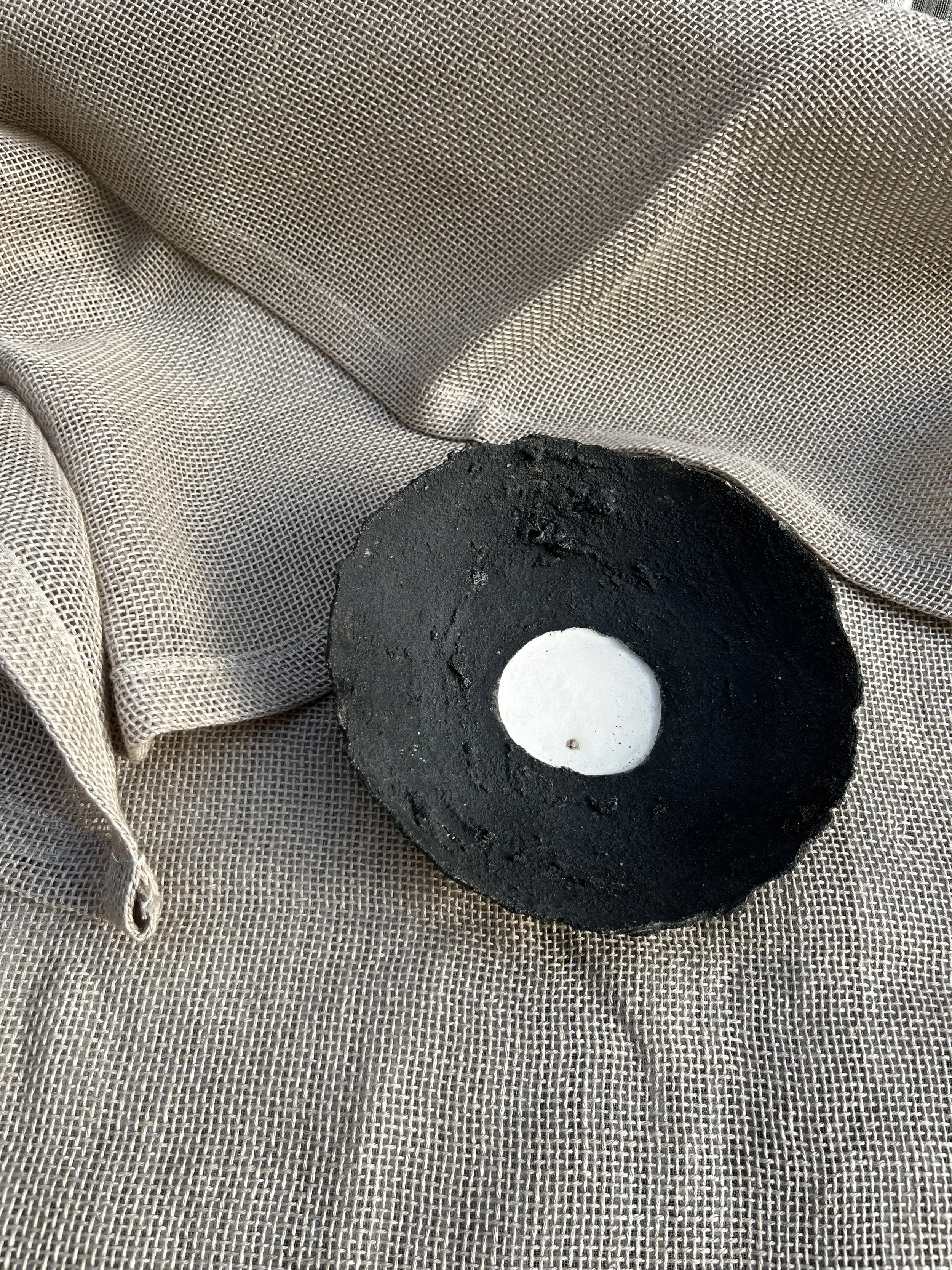 LEPIC086-Black and White Dish-1.jpeg