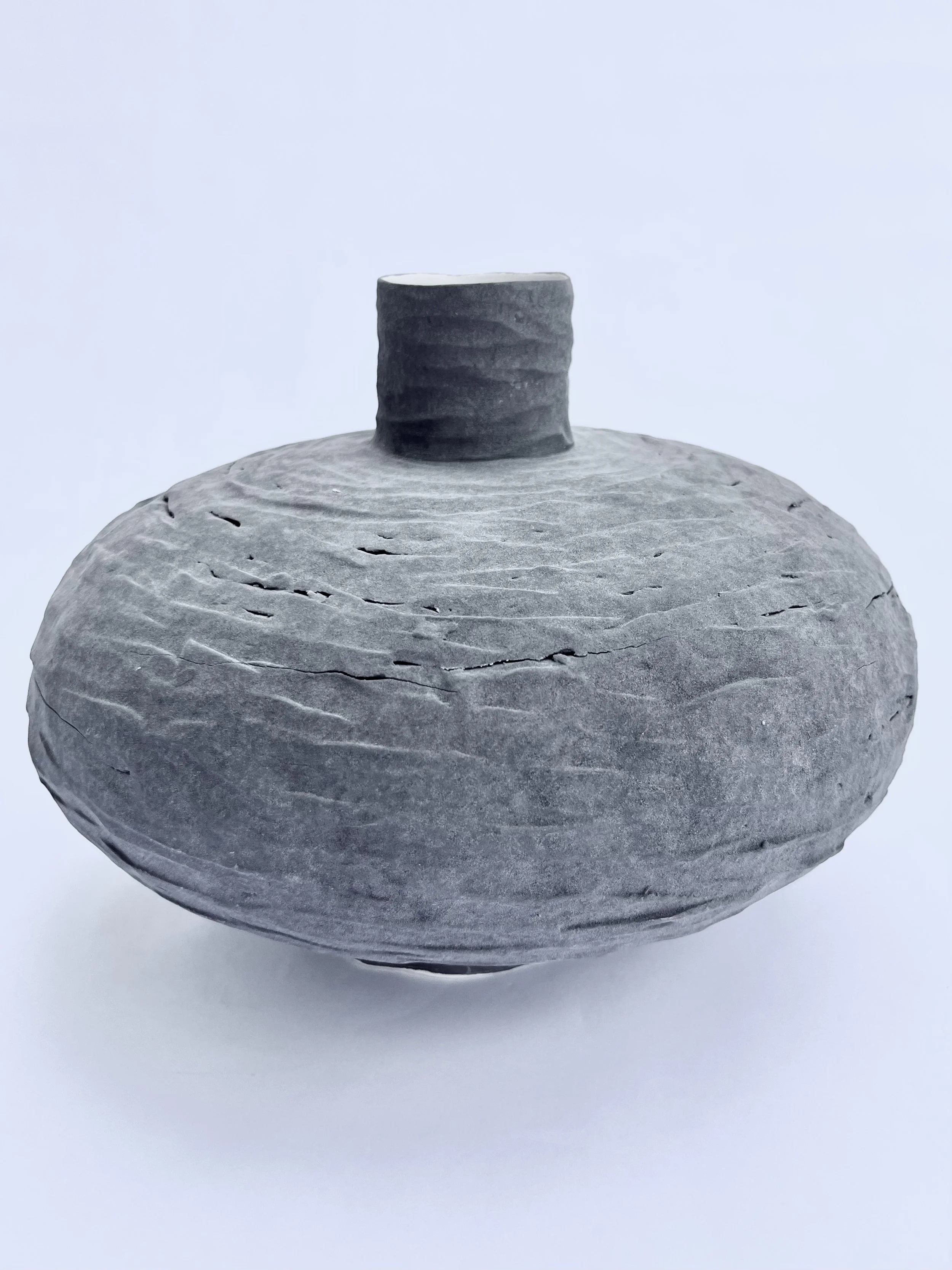 LEPIC107--Grey Texture  Vase-4.jpeg