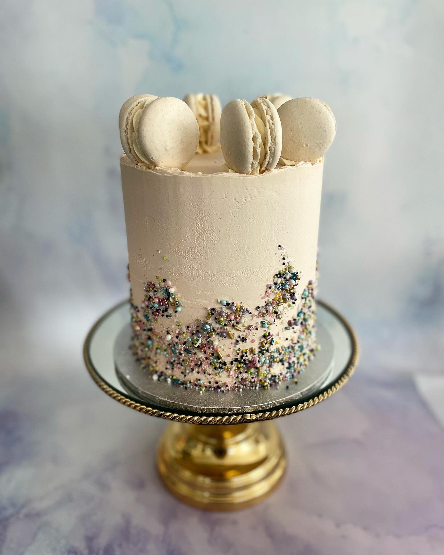 Classic Birthday Cake design with macarons and our custom mixed sprinkles ; HBD to my beautiful neighbor Reshem #poshlittlecakes #perthcake #cakesofinstagram #cakesofperth #perthcakes #cakestagram #buttercreamcake #acdnmember #wiltoncakes #worldofcak