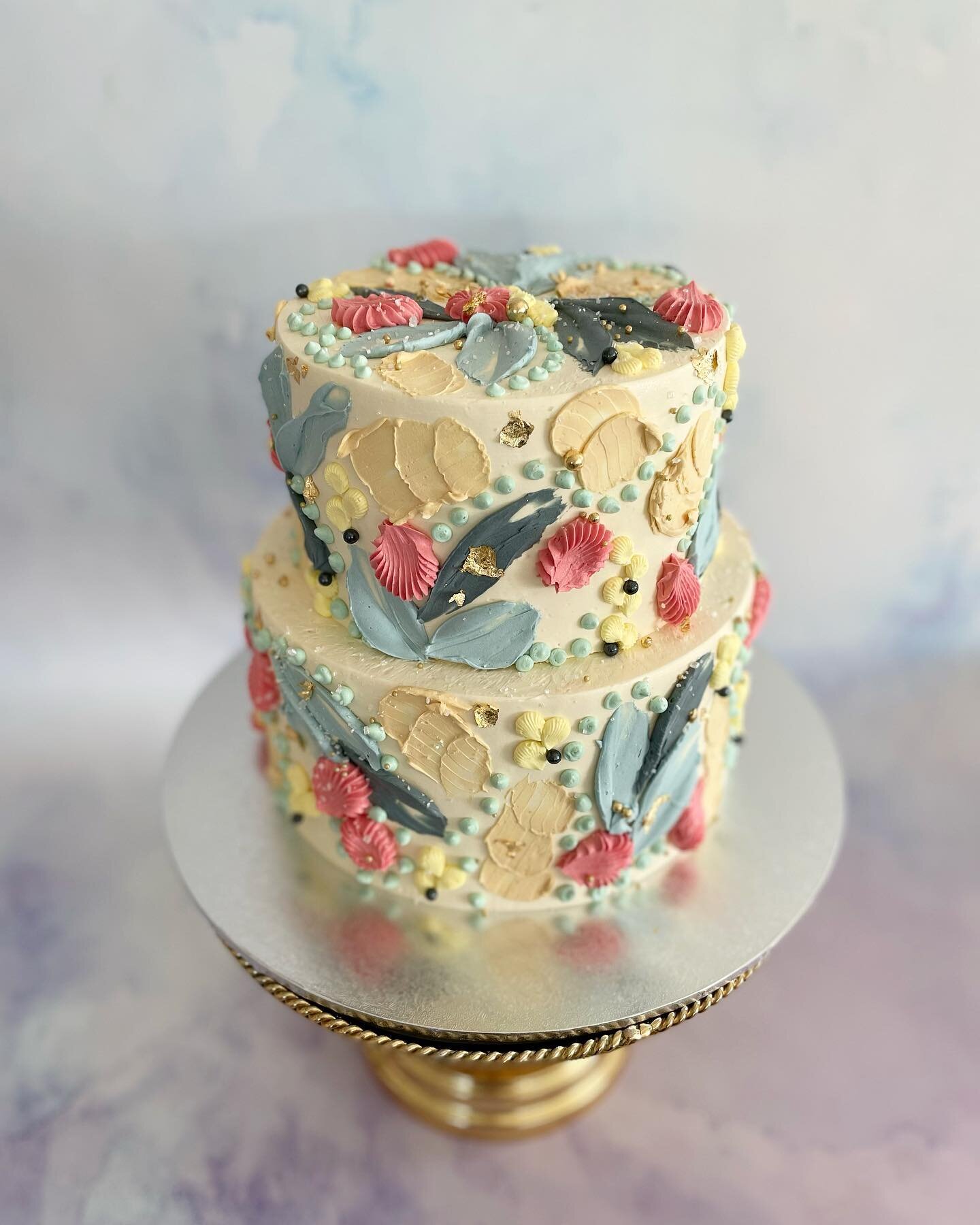 Here&rsquo;s a still of Jill&rsquo;s cake on the weekend. I love how the colours compliment the textures on this design. #poshlittlecakes #perthcake #perthcakes #cakesofperth #perthcakedesigner #buttercreamcake #cakesperth #perthcakemaker #cakesofins