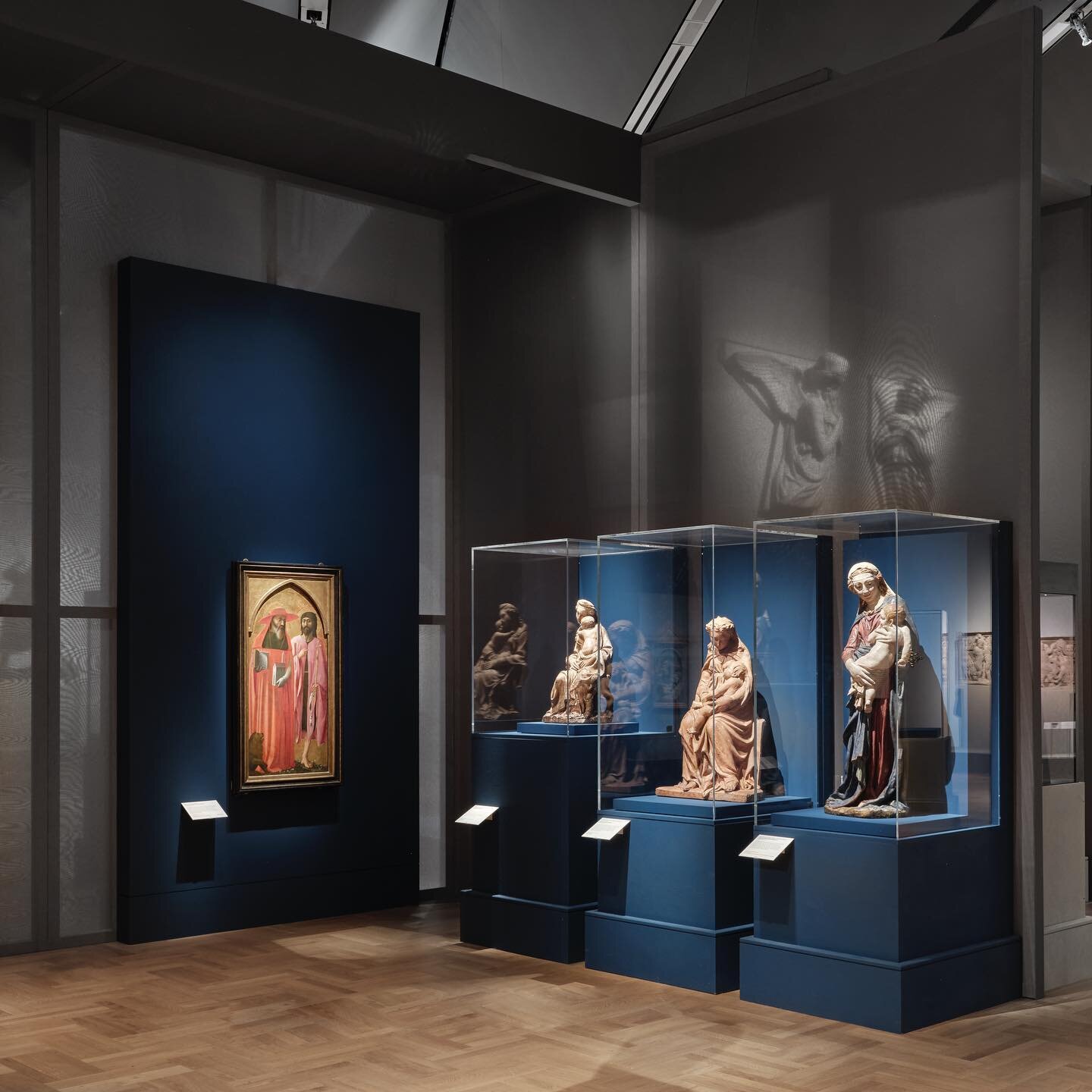 Sfumato, the renaissance art of producing softened and hazy painted forms provided a key reference to create division across the Donatello exhibition. Large scale fabric panels not only rendered architectural motifs but also provided a sustainable al