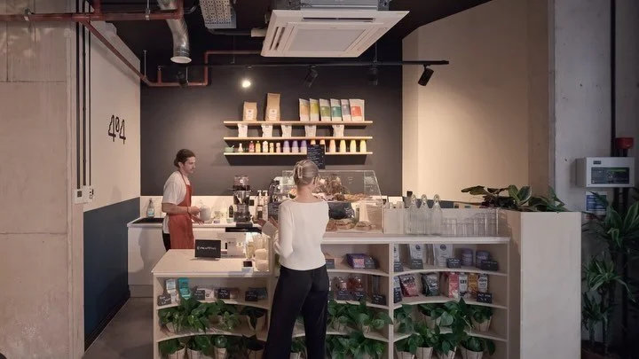 Cafe counter design and build in poplar plywood and @surfacematter @duratdesign for @kevinhaleystudio @newacreswandsworth @vibewith404

📸 Simon Kennedy
.
.
.
.
.
.
#plywood #plywooddesign #cnc #modular #modulardesign #modularfurniture #design #furni