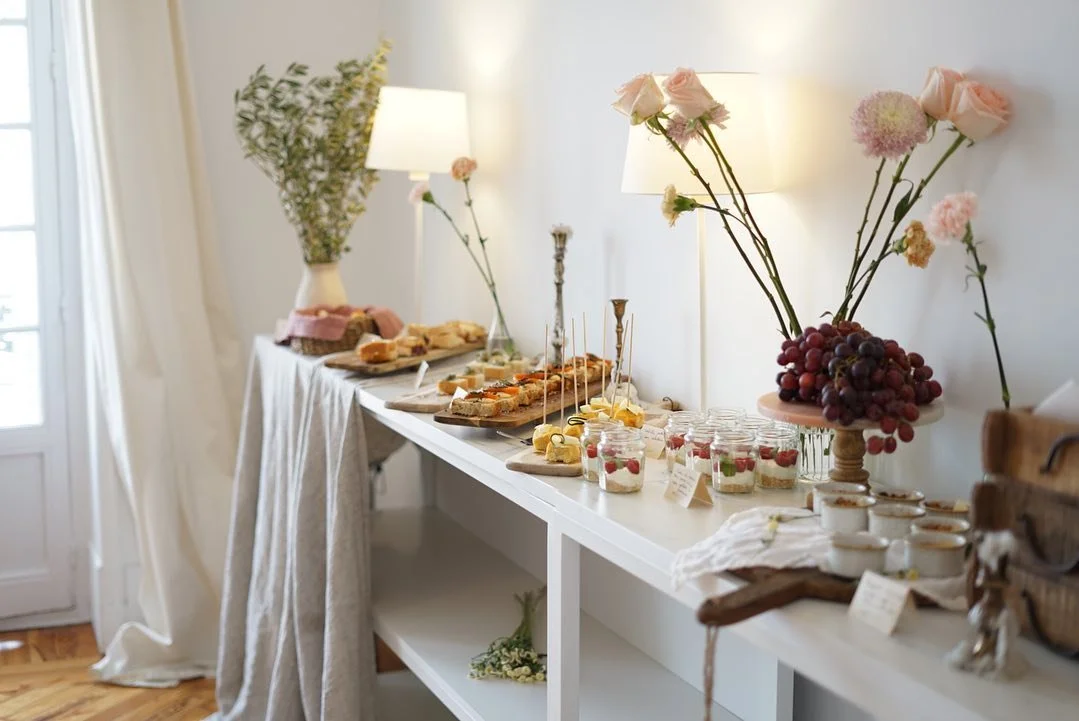 We 🌷 @bucolicocafe | Espectacular c&oacute;mo dejaron la mesa de bonita en el encuentro que organizo Vero Morera de @minimalismolujoso en @espacio_dcollab. Gracias a los dos por este match tan exquisito. 
_
#espaciodeeventos #alquilerdeespacios #cat