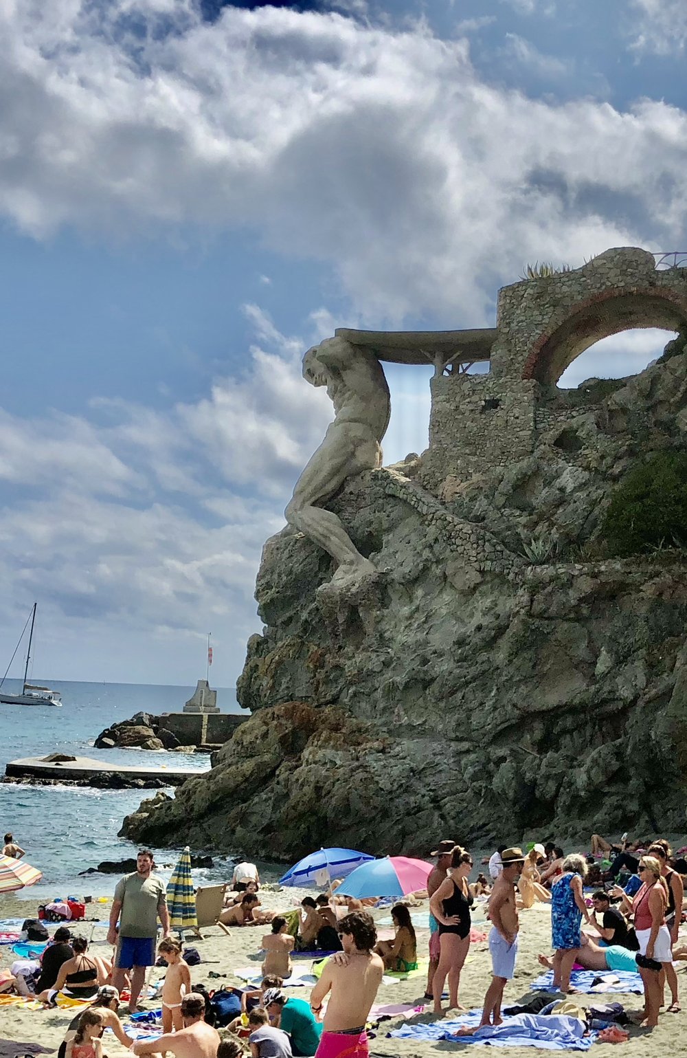 Giant sculpture Monterosso