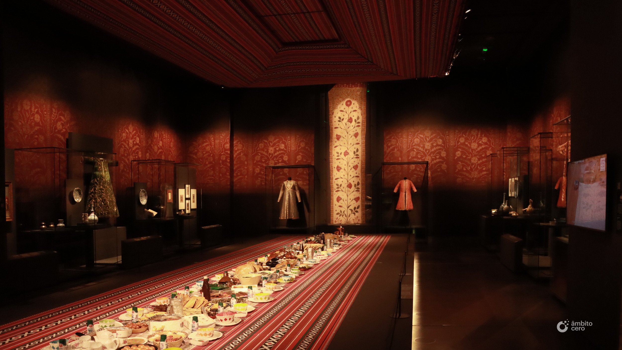 24-a-seat-at-the-table-mia-qatar-islamic-art-arte-islamico-doha-qatar-exhibition-museum-ambito-cero-dining-with-the-sultan-exposicion.jpg