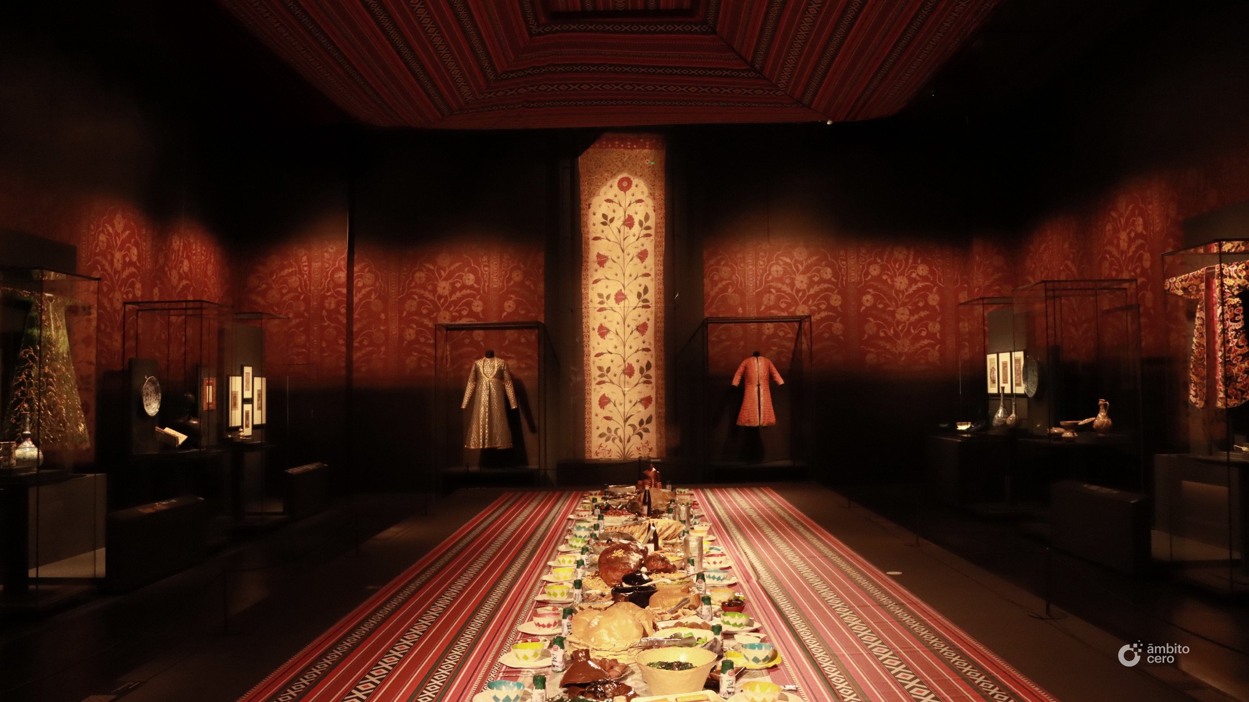 25-a-seat-at-the-table-mia-qatar-islamic-art-arte-islamico-doha-qatar-exhibition-museum-ambito-cero-dining-with-the-sultan-exposicion.jpg