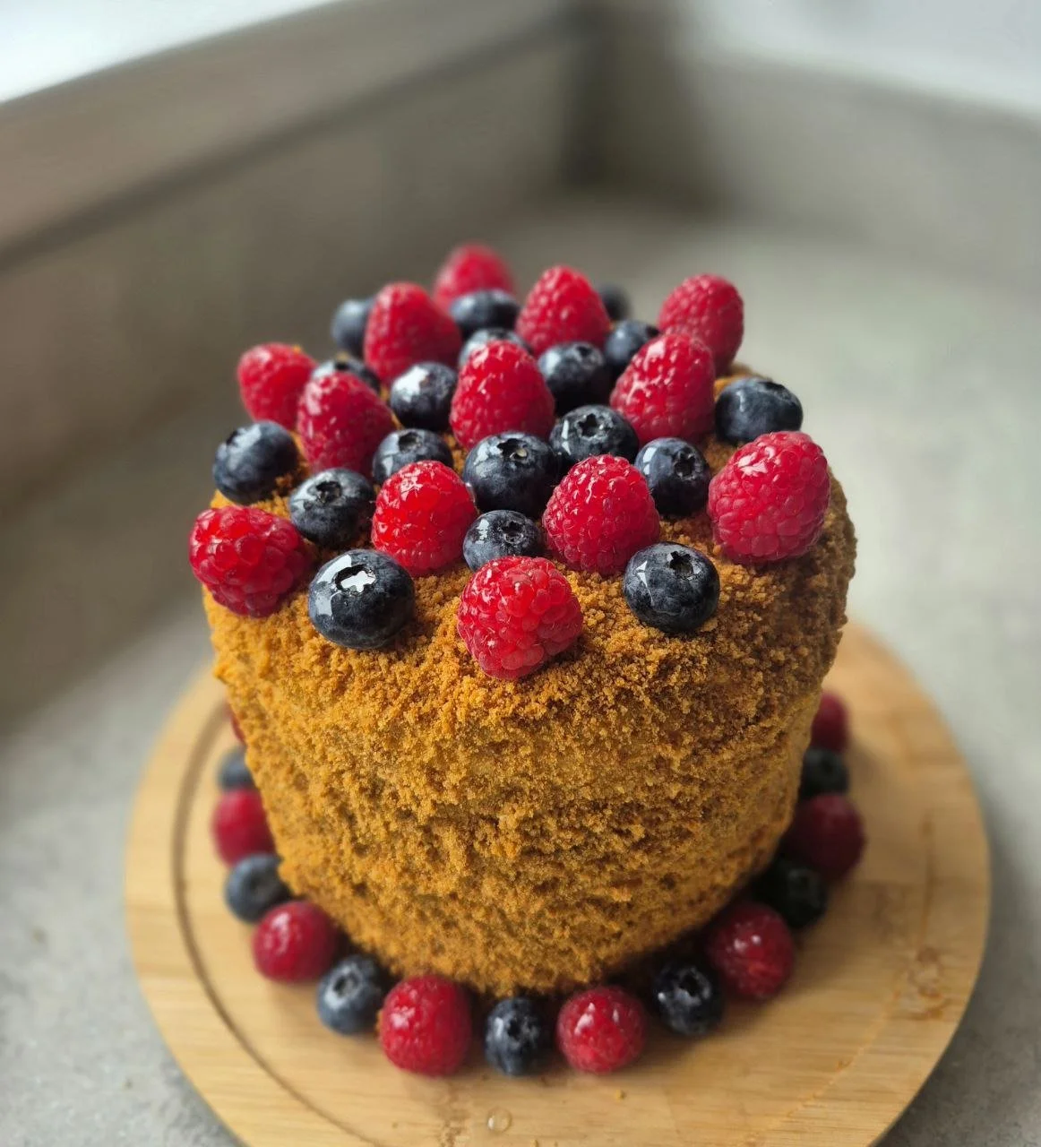 Honey cake with mix of berries 