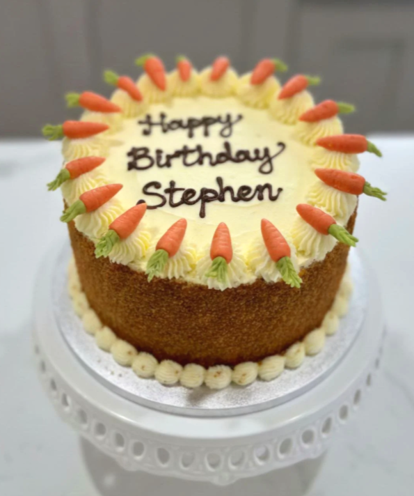 Carrot sponge with buttercream, biscuit crumb &amp; fondant carrots