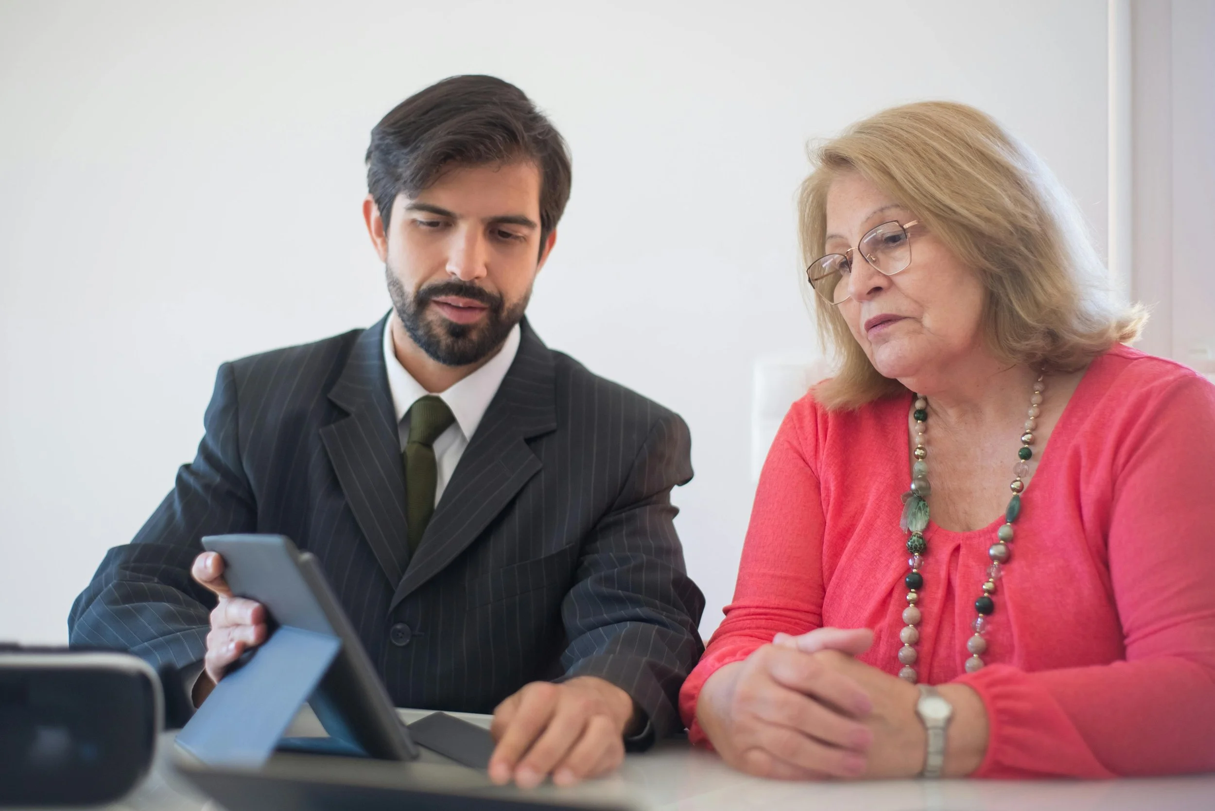 Solicitor speaking with client to understand medical negligence concerns