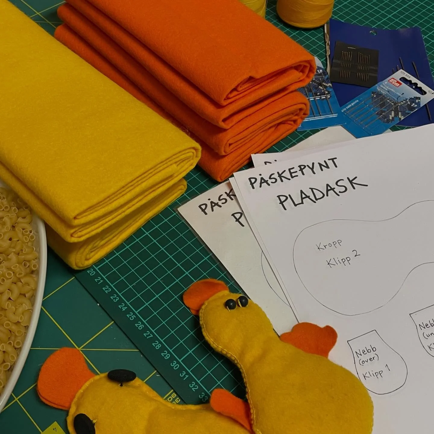 Takk for i g&aring;r🐣❤️ Vi koste oss alle med p&aring;skedagen p&aring; Flerbrukshuset; P&aring;skemarked, verksted, basar og deilig p&aring;skelam😋🌞
STOOOR takk til alle frivillige som har v&aelig;rt med, dere er best❤️