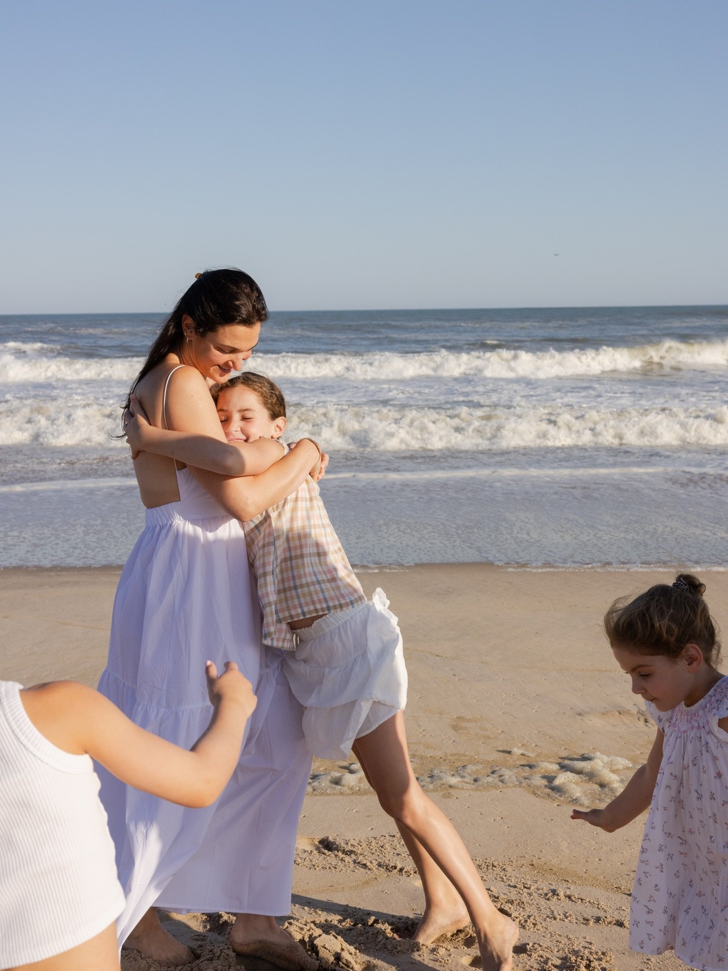When you can always lean on mom > 💕