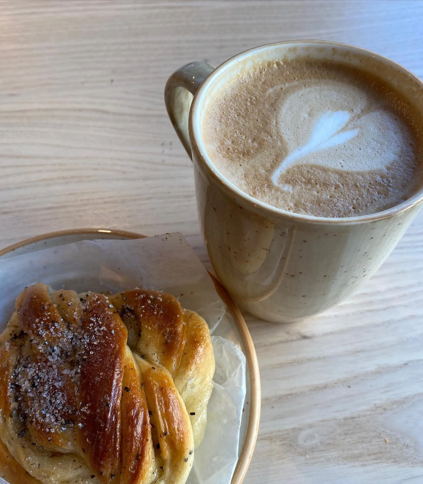 Stockholm was really nice to me. People, service, smiles, food (FOOD!!!), weather&hellip; ☀️ Now heading back home to new adventures. And you - remember to sign up for my &ldquo;HAPPY PRODUCTIVITY MONTH&rdquo; I will be holding FOUR joy-based product
