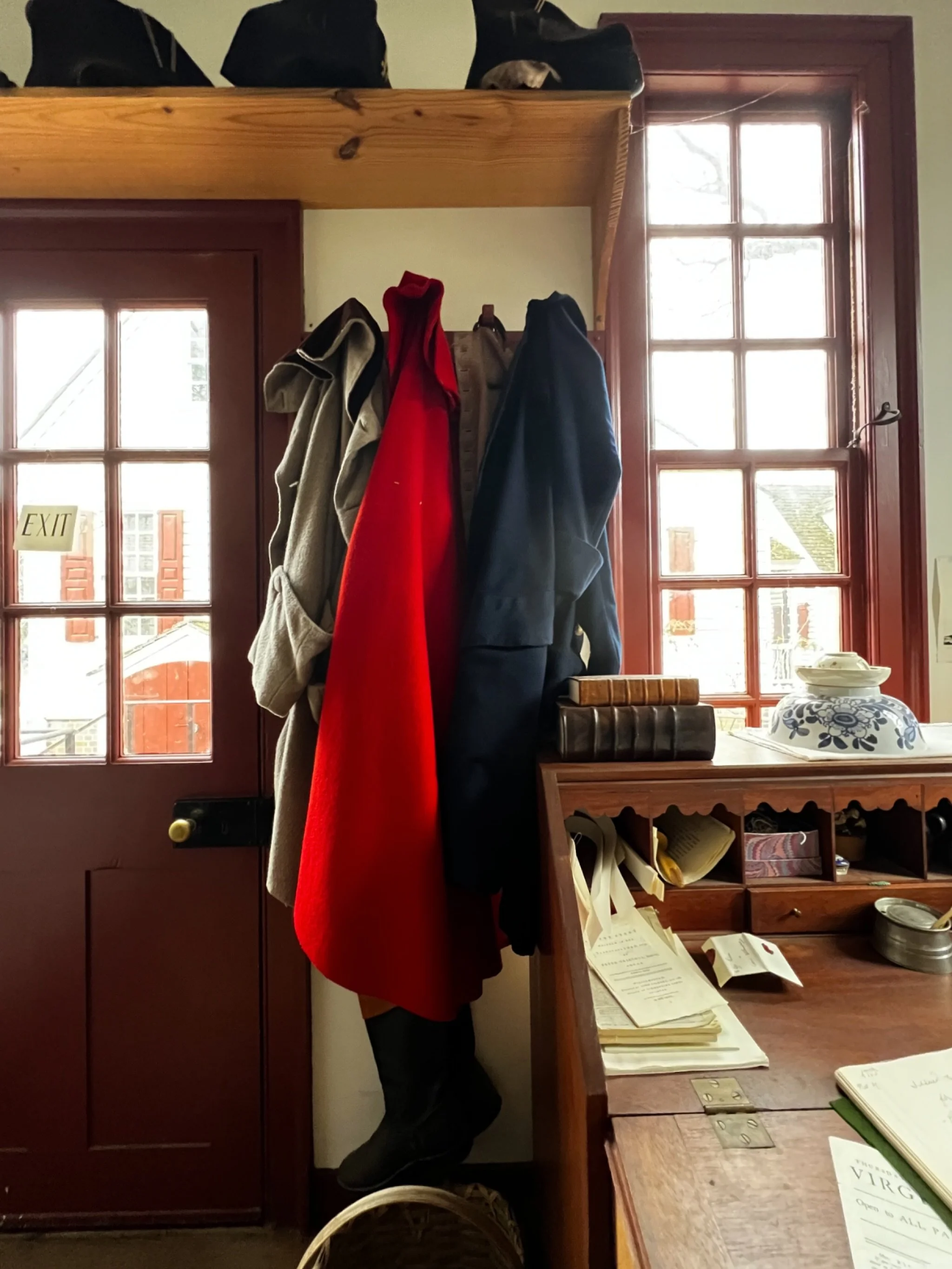 Happy Sunday everyone.  Hope you are enjoying the day. Four more days before 🦃.
Sheila xo
#thanksgiving #cooking #holidaytraditions #historichomesmagazine #sundays