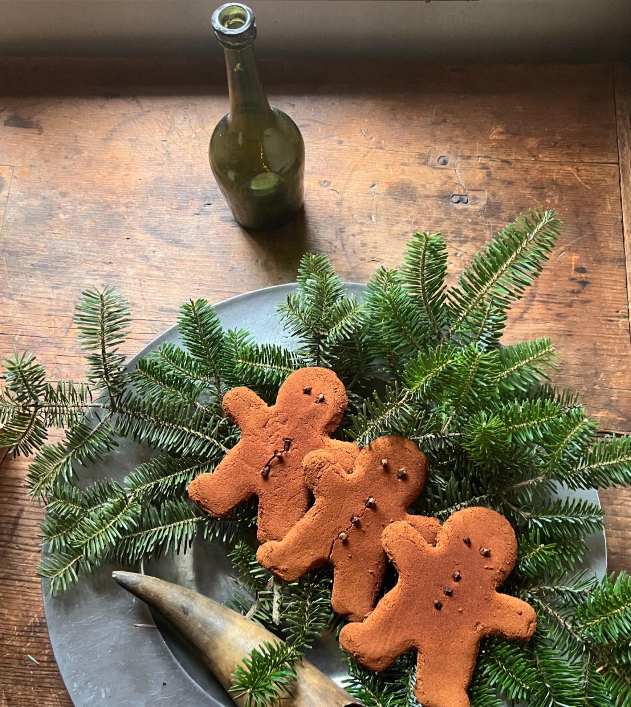 A little holiday cheer 🎄Hope everyone had a wonderful Thanksgiving.  Thank you for all the well wishes.  It was a great day spent with special family members. 
Enjoy
Sheila xo
#historichomesmagazine #christmas #holidaycheer