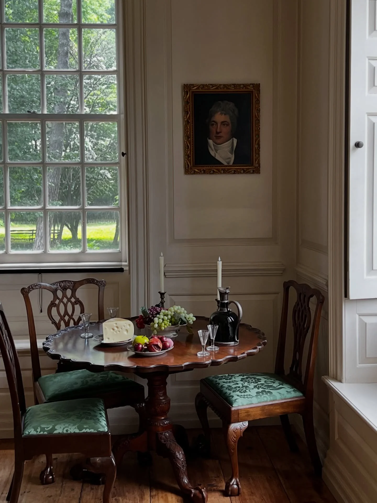 Mornings with Historic Homes Magazine. Have a great Sunday everyone.  Thanks for following and our passion for old houses.
Sheila
#historichomesmagazine #historichouses #18th #interiordesign #mornings