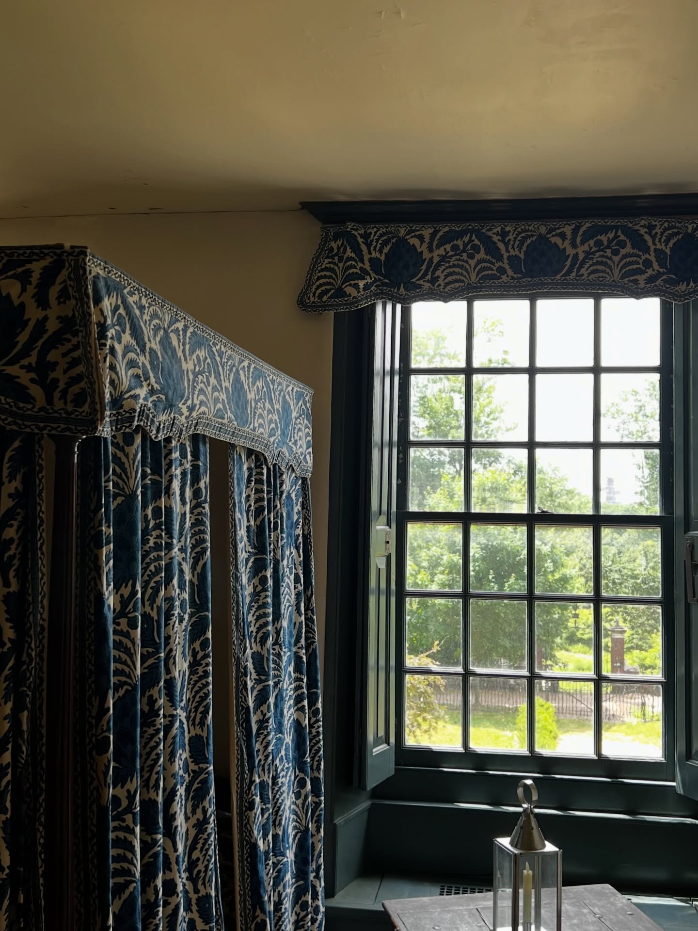 Wednesday Windows at Historic Homes Magazine.
Enjoy!
Sheila xo
#historichomesmagazine #historical #windows #oldhouses #textiles