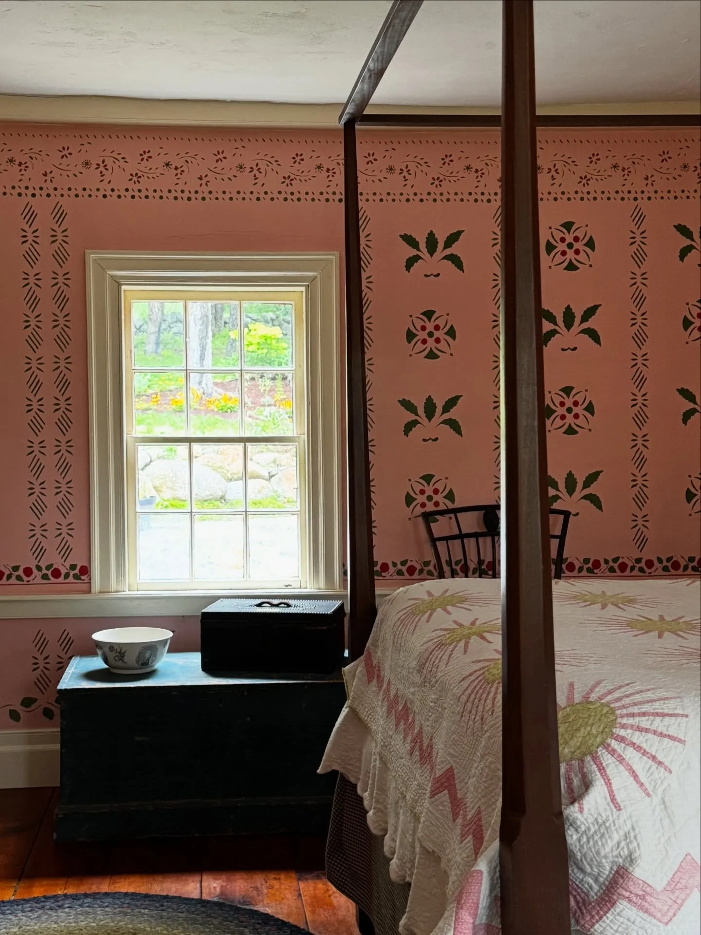 Good morning everyone.  The Summer issue of Historic Homes Magazine is available by visiting our website at www.historichomesmagazine.com to see more of this beautiful home in New Hampshire.
Enjoy!
Sheila xo
#historichomesmagazine #colonialhomes #ste