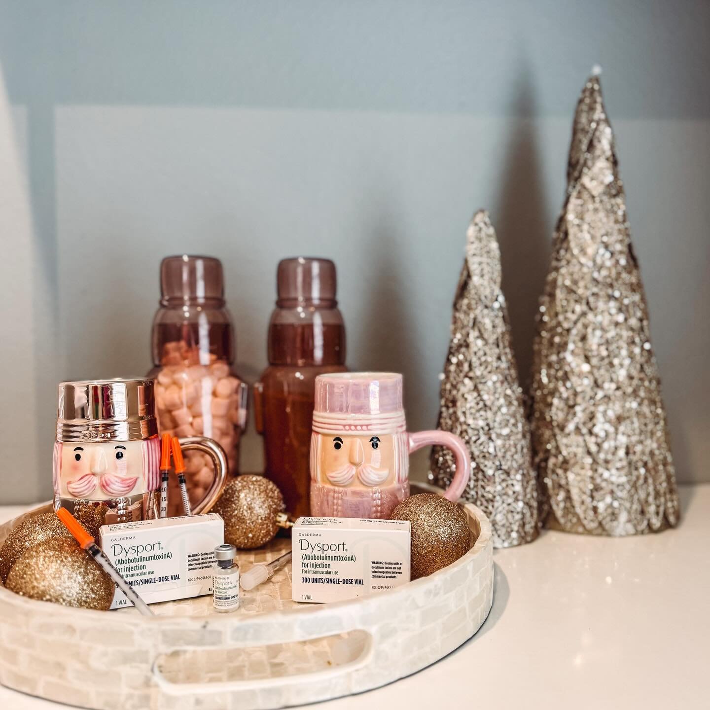 Dash in for Dysport is just 12 days away! Call us today to book your appointment. Join us for $10/unit Dysport and hot cocoa on December 15th! 

#Dysport #TaylorDerm #Dermatology #Holiday