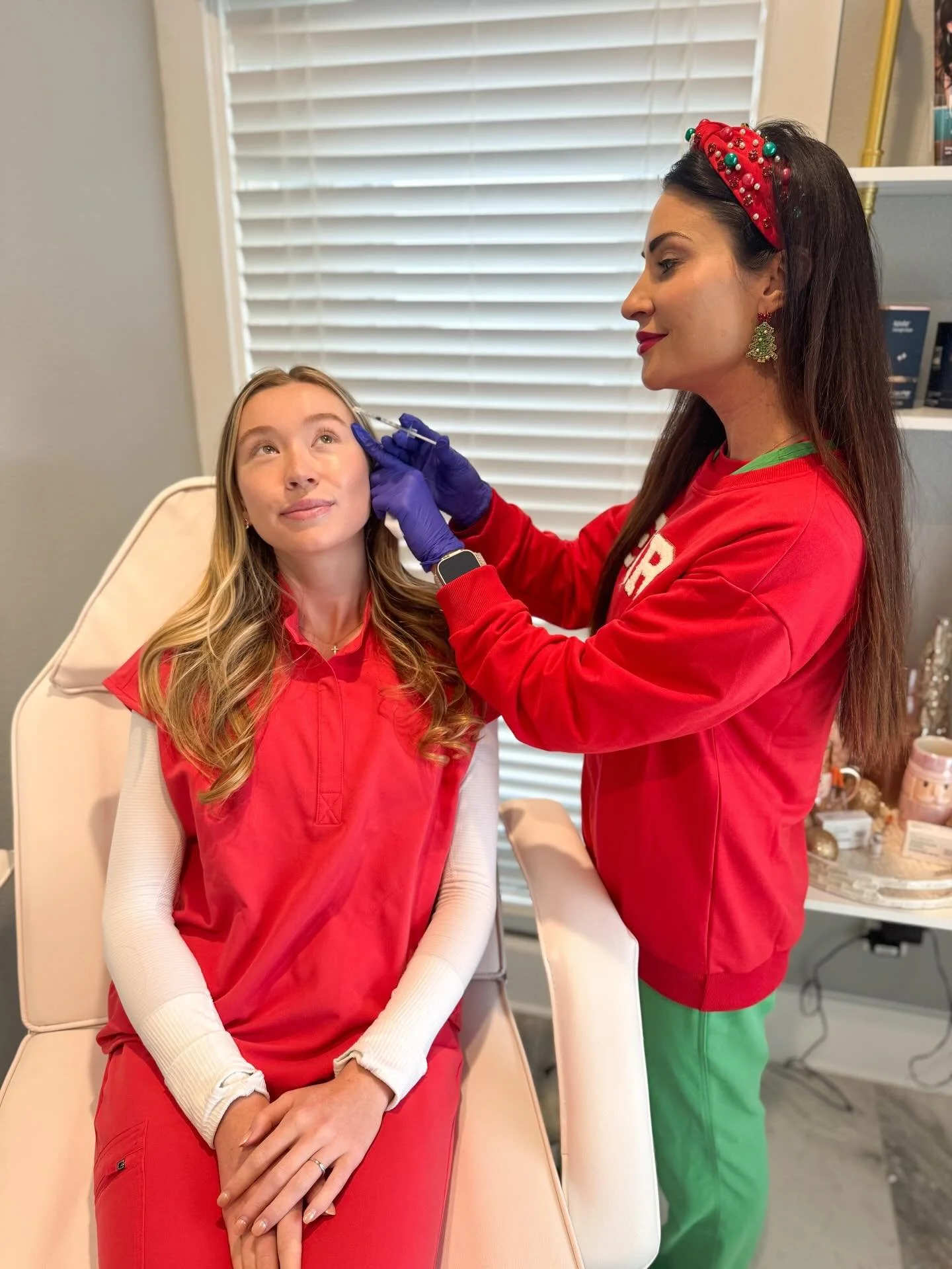 Dash in for Dysport is 4 short days away! $10/unit Dysport and hot cocoa bar! You won&rsquo;t want to miss these deals, call 850-888-0121 for fresh &lsquo;tox before the holidays 

#TaylorDerm #Dysport #Dermatology #Skincare #DowntownPensacola