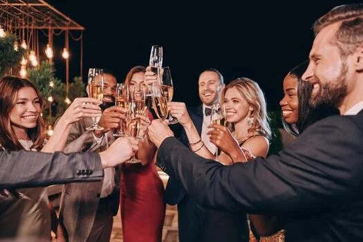 Apply to be Featured at Singles Mixers