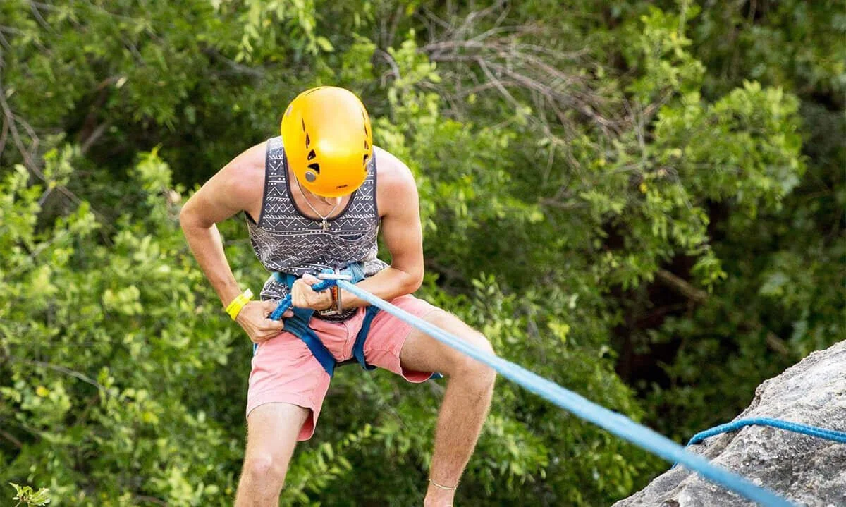 9-adventure-activity-rappelling-V2.jpg