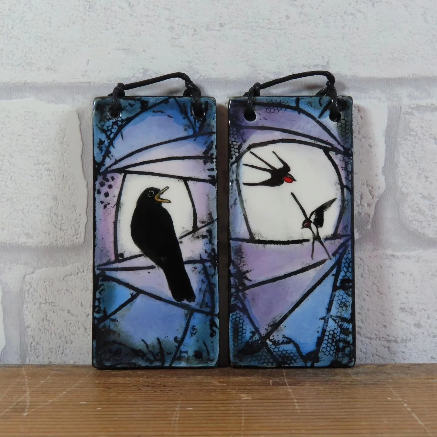 It's February and we have new guests in the shop. First of all, @samiestonceramics. Clare specialises in hand crafted ceramic tile art.
#samiestonceramics #thecrafters #thecraftersmelrose #ceramics #tileart #craftersguestspot
