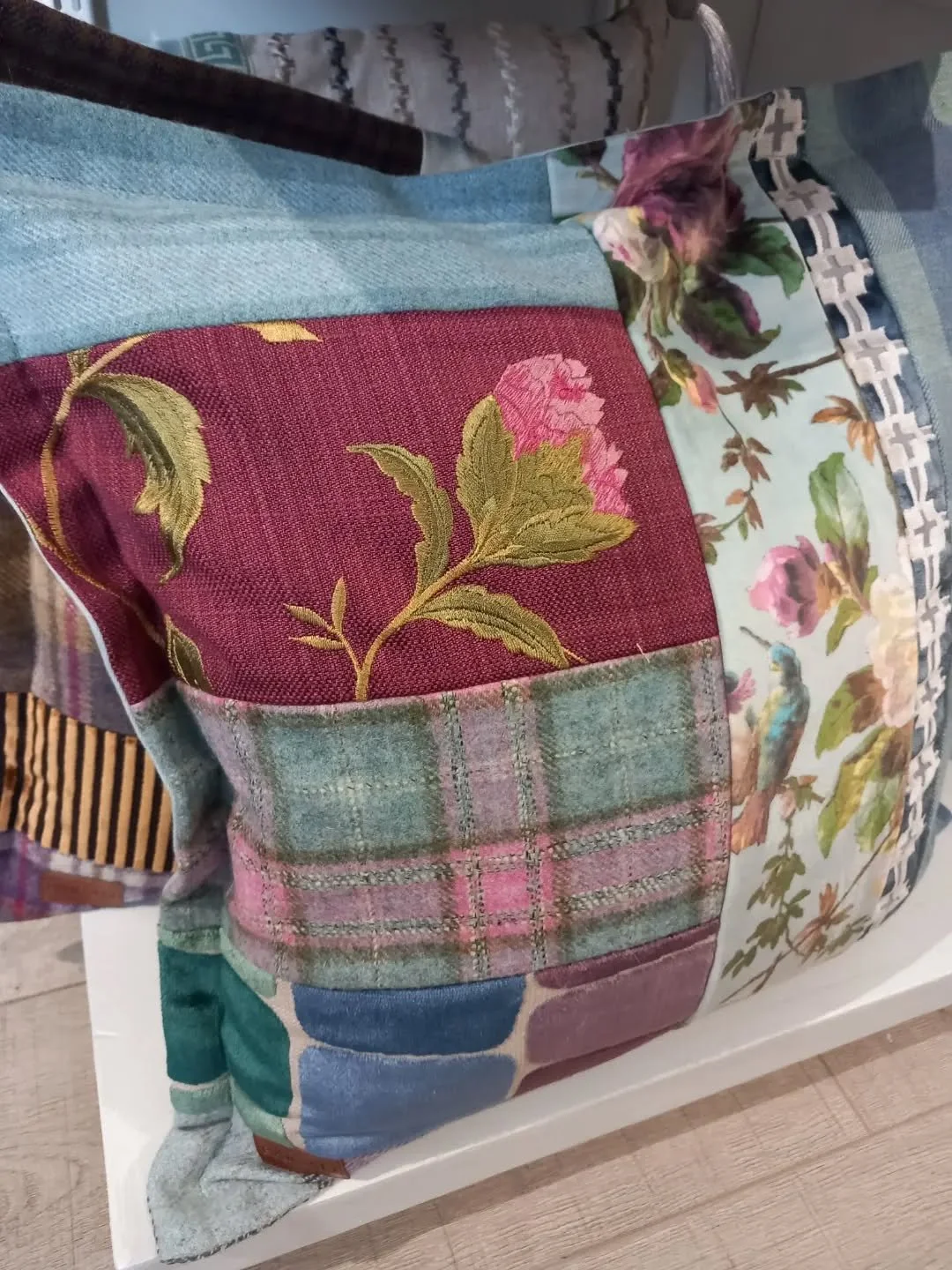 Gorgeous, sumptuous textures and colours in these cushions from our current guest crafter @baigalidesigns 

OPEN MONDAY-SATURDAY 10-5
SUNDAY 12-4