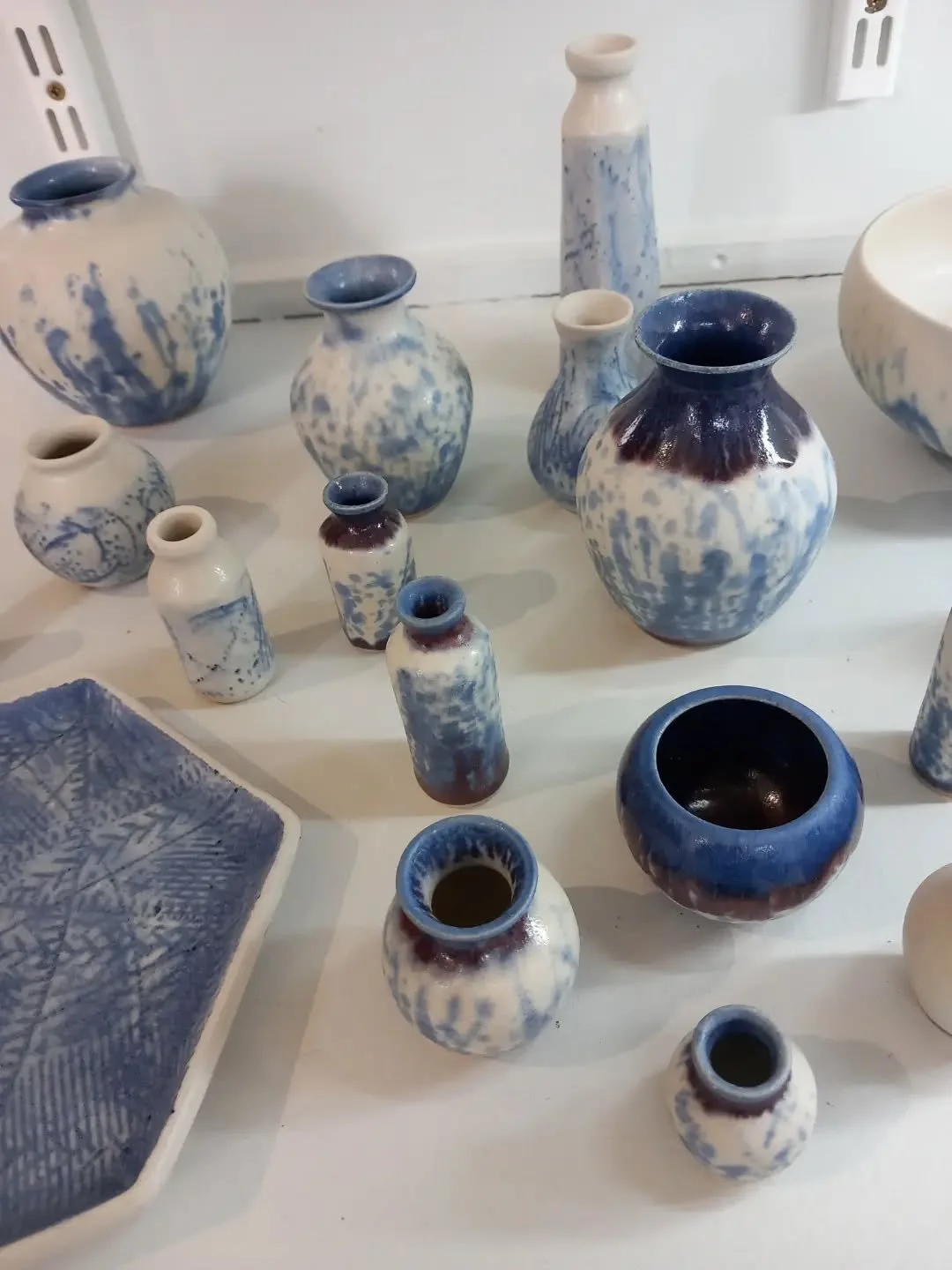 Beautiful blue and white pottery from our current guest crafter @hpc_ceramics 

These little bud vases are so lovely,each one completely unique.

Helen's work will be with us until the end of September. 

OPEN MONDAY-SATURDAY 10-5 
SUNDAY 12-4