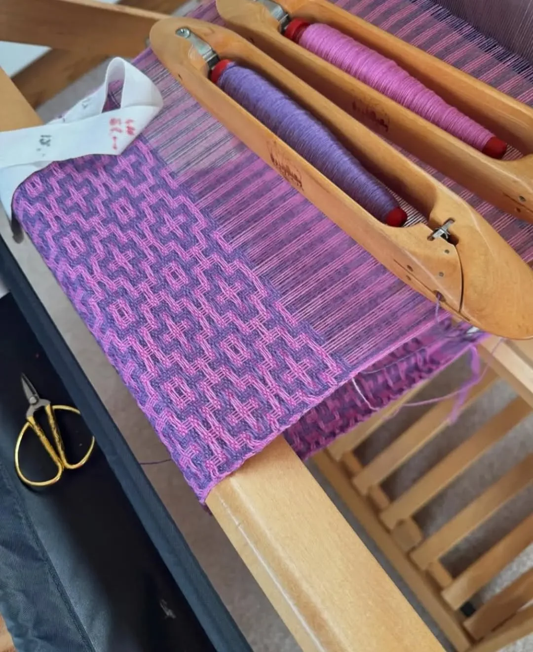 The 1st if October and the first of our guest crafter's for this month.

Please welcome back to the shop the wonderfully talented weaver @dorothyweaving 

Dorothy weaves from her home in Lockerbie in the south- west of Scotland. 

She creates the mus