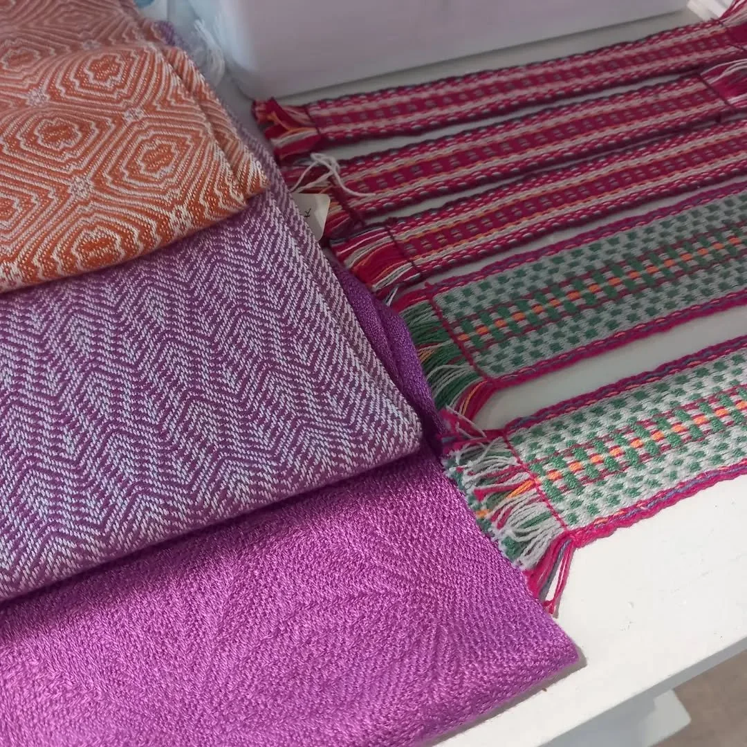It's the last week for our current guest crafter's so do pop in if you can.

It's been so wonderful to have @dorothyweaving with her beautiful scarves and @gingerliliesuk with their gorgeous essential oil candles.

We hope to see them again next year