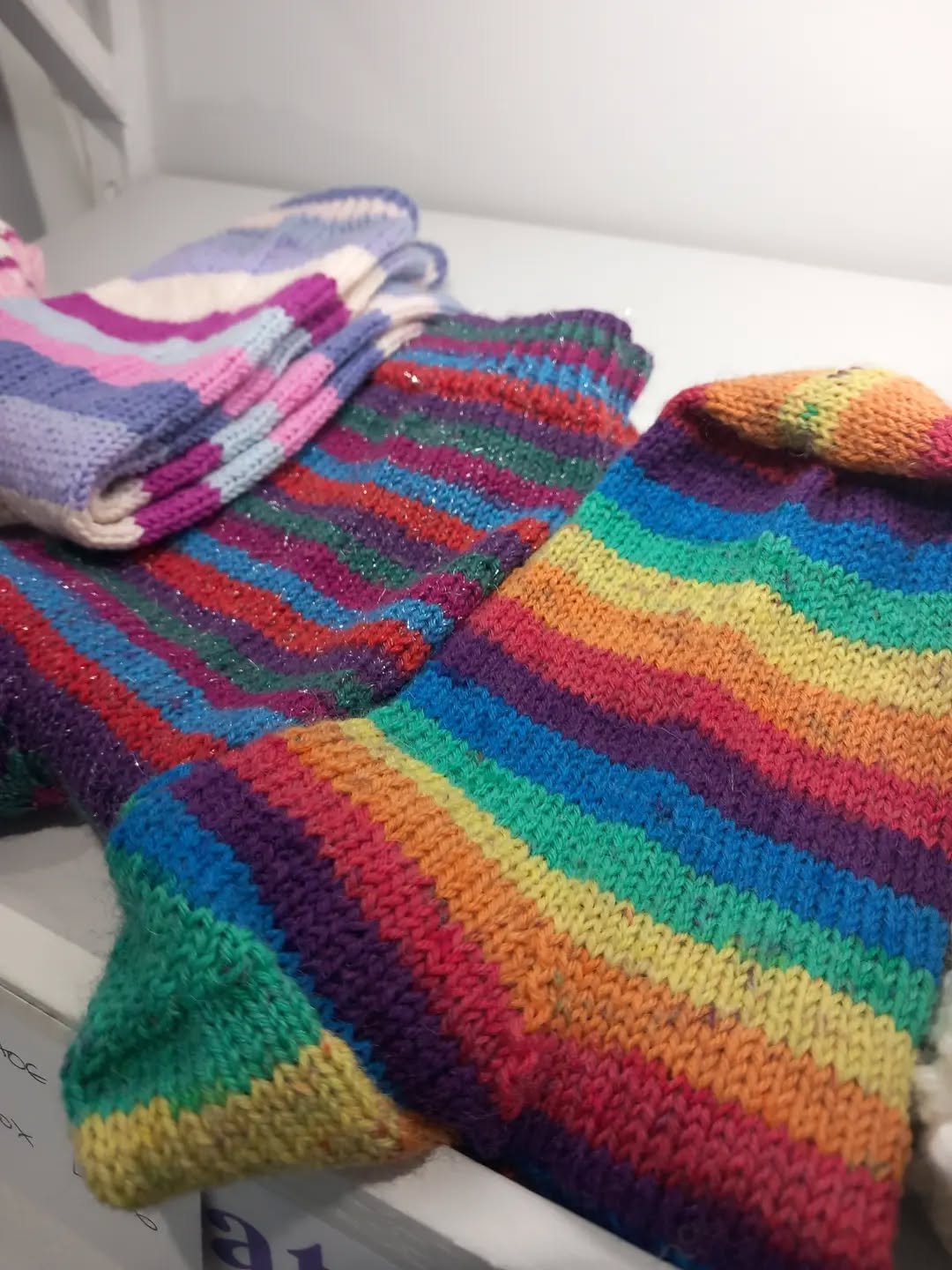 Tis the season for a cosy sock...

These incredible hand knitted socks by @irene_wattknots  will definitely keep your tootsies warm all winter and also great as a boot sock.

Happy Friday everyone ❤️